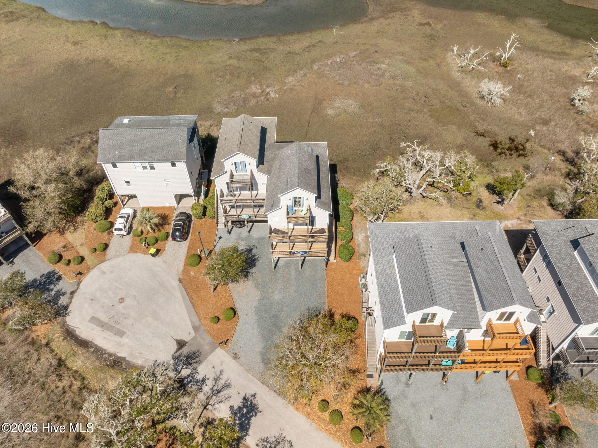 100560974 | Photo 44