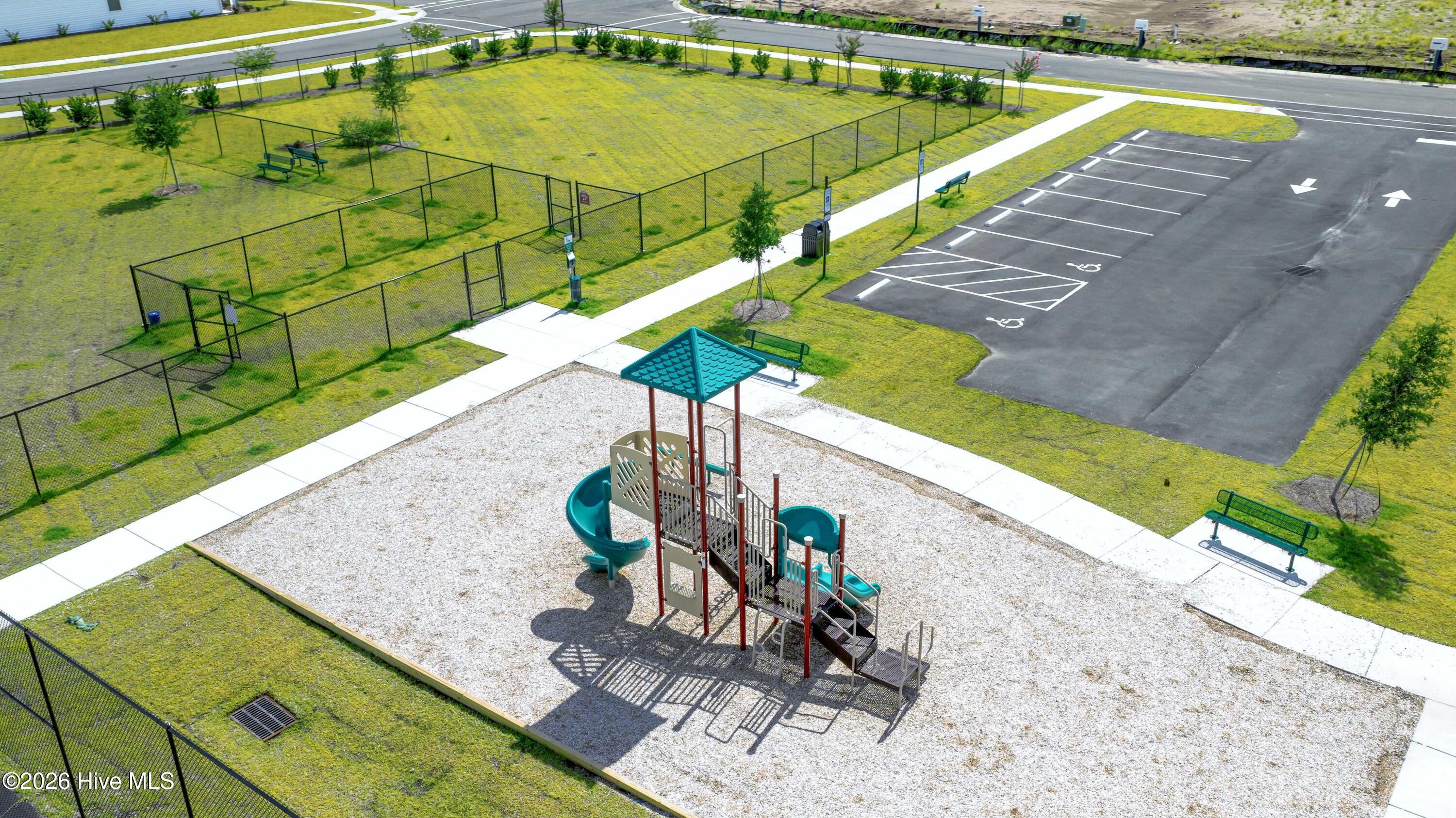 100531673 | Photo 35