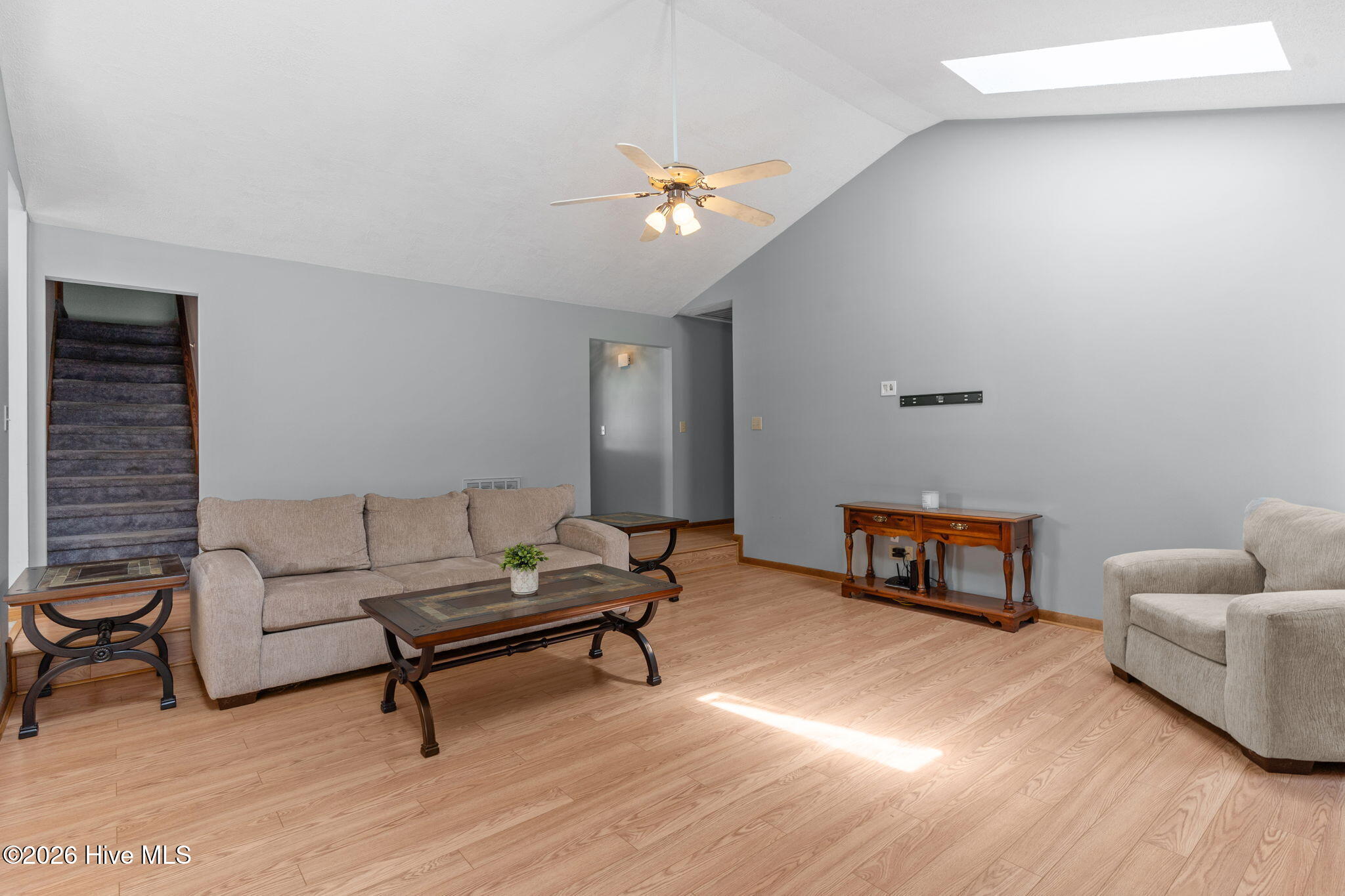 100568995 | Photo 16