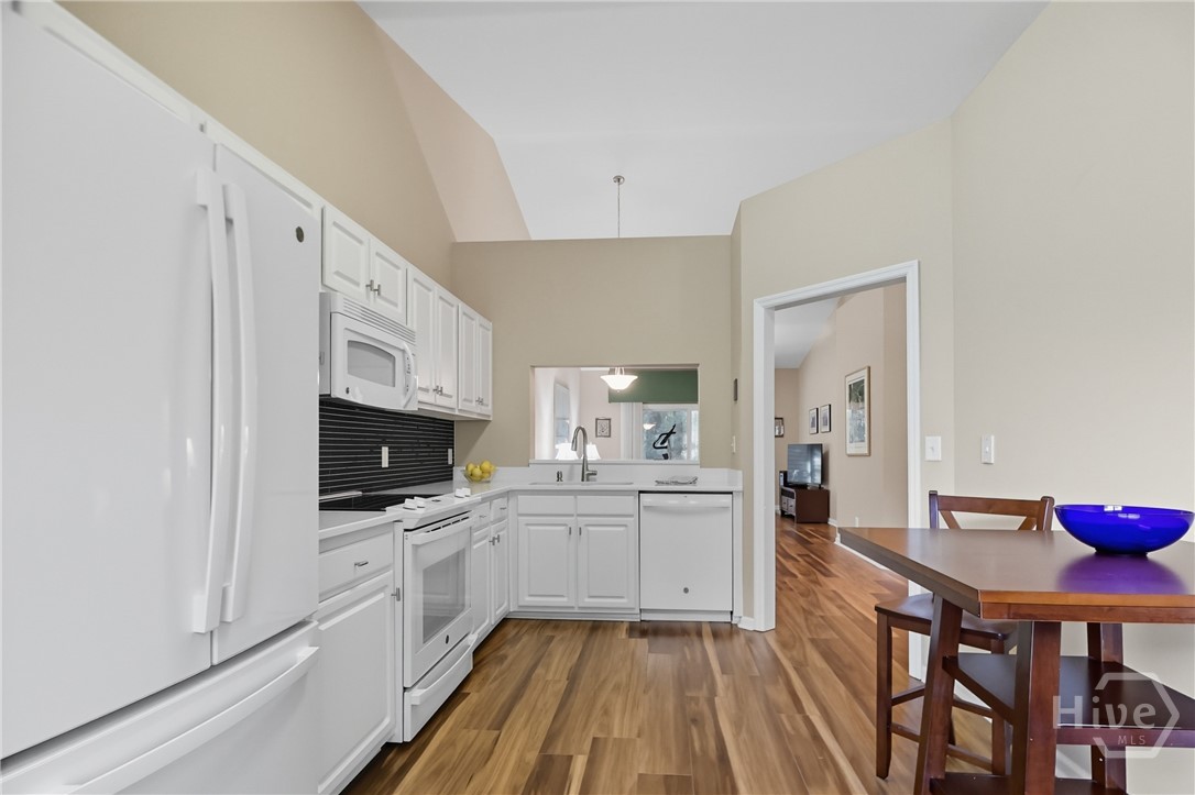 11 River Trace Court