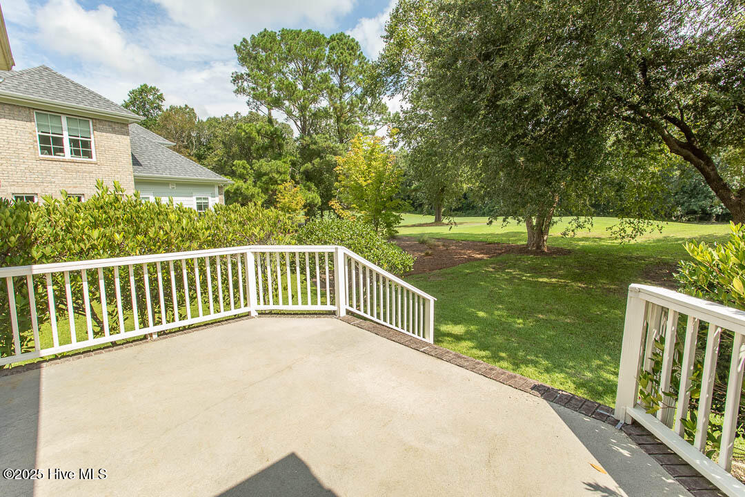 100526043 | Photo 52