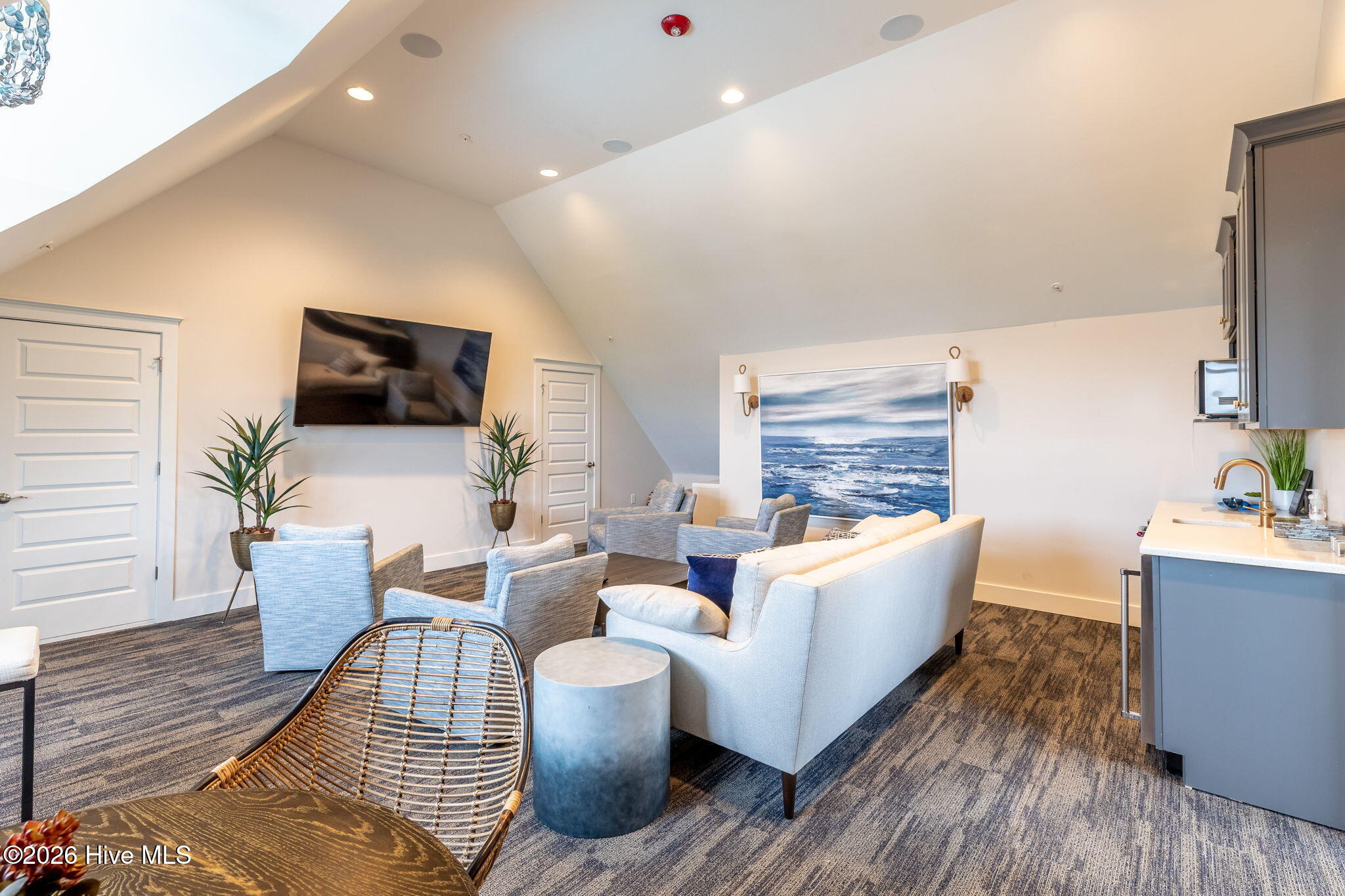 100558696 | Photo 30