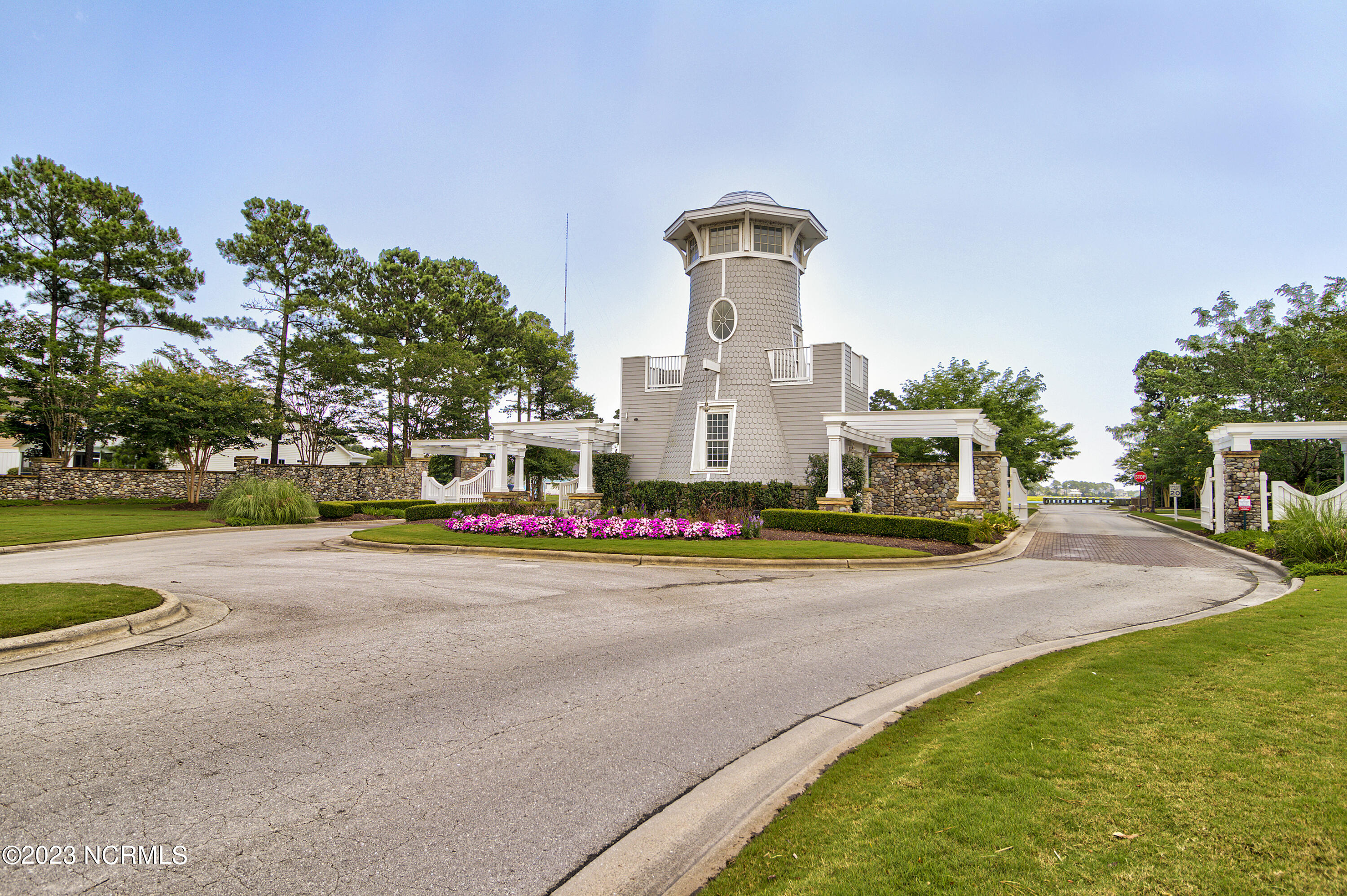 100562014 | Photo 15