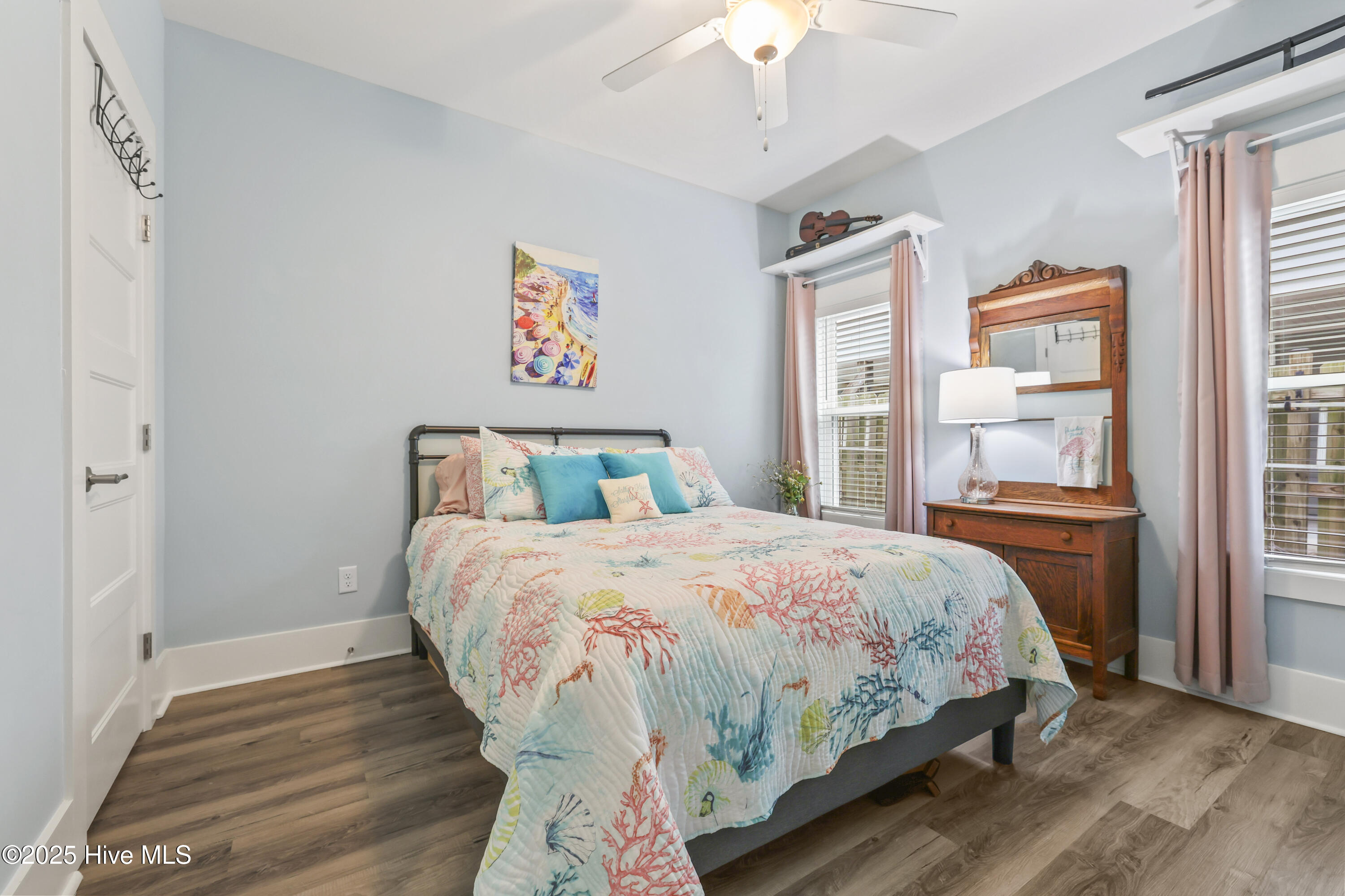 100536378 | Photo 40