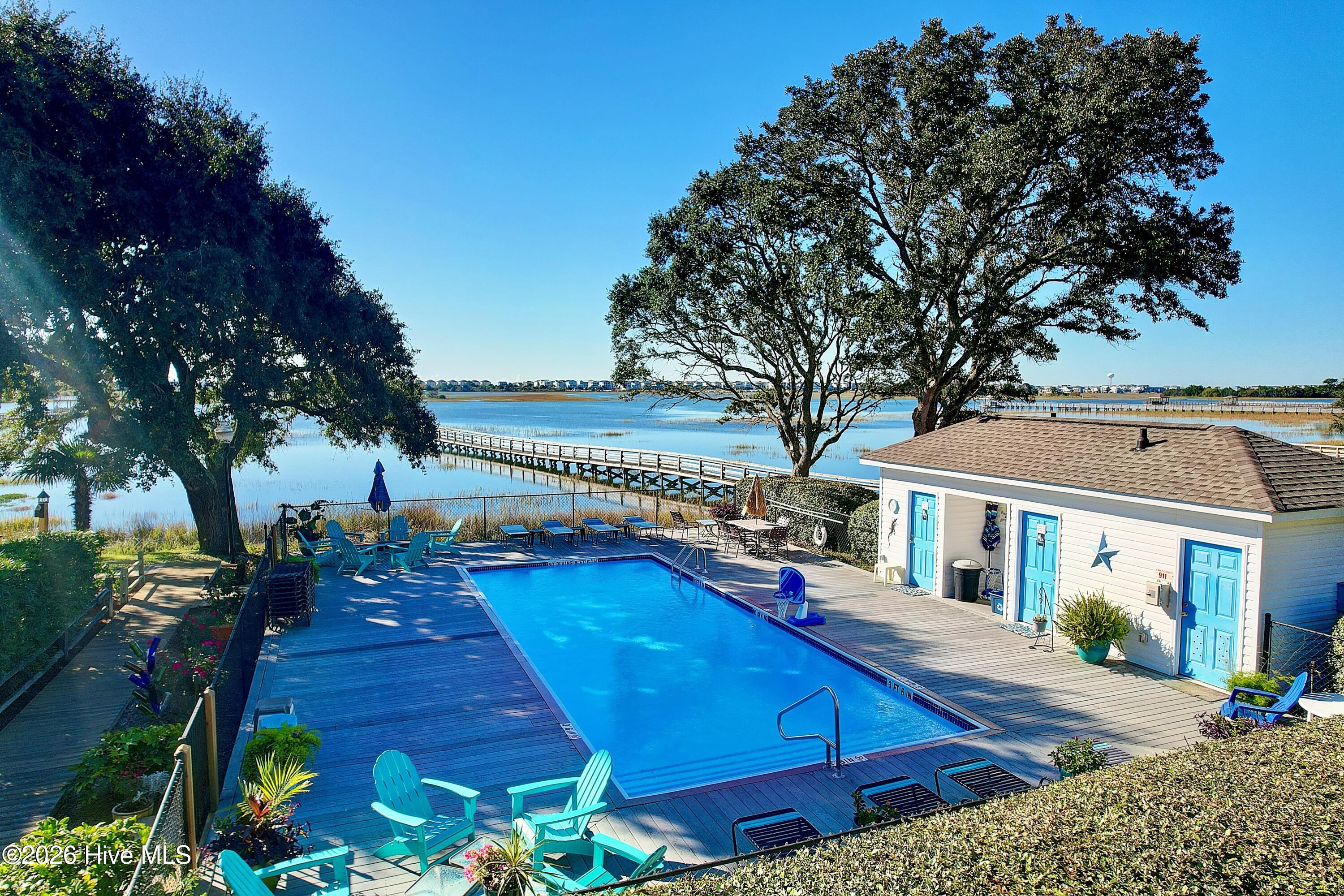 100558702 | Photo 72