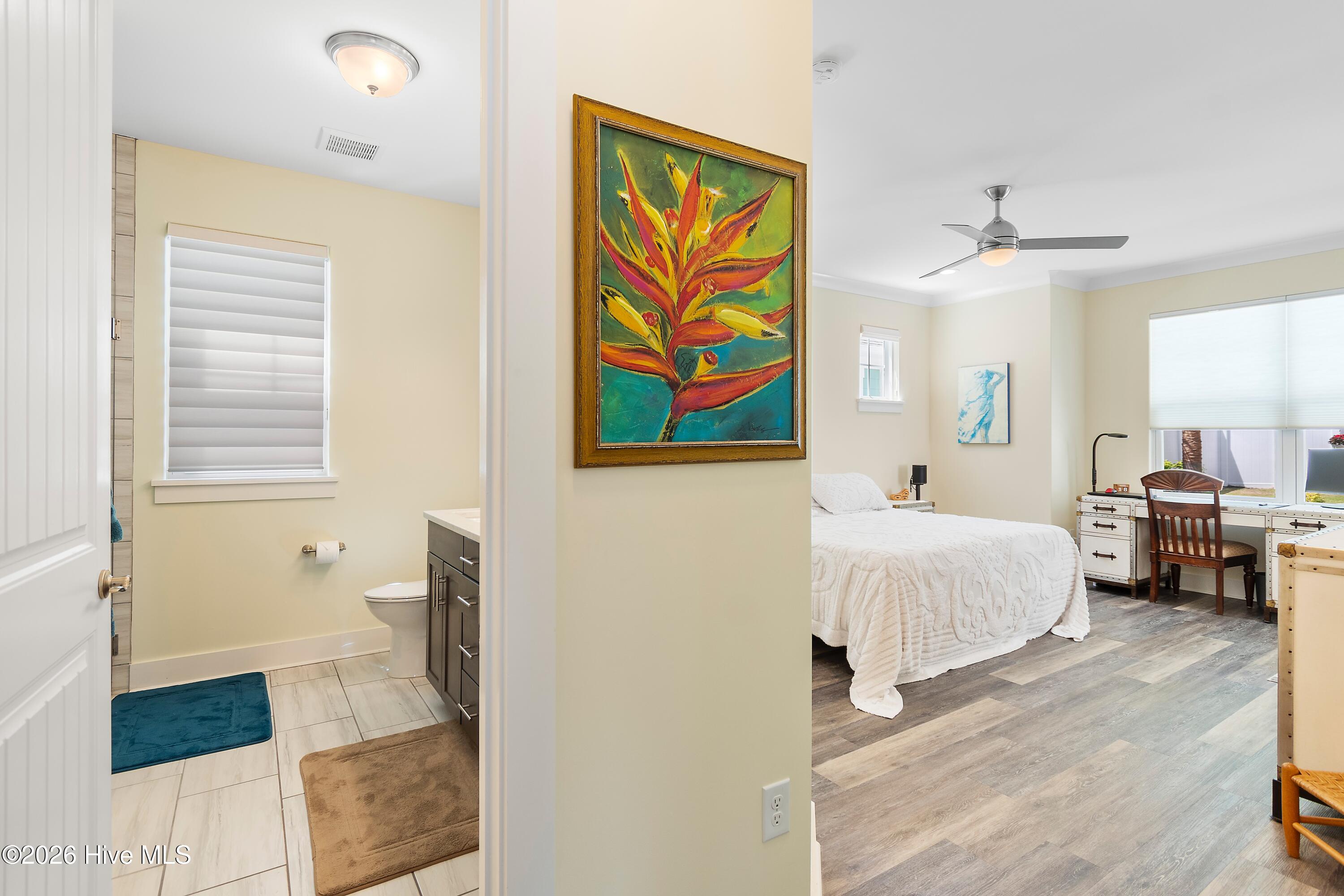 100561295 | Photo 16