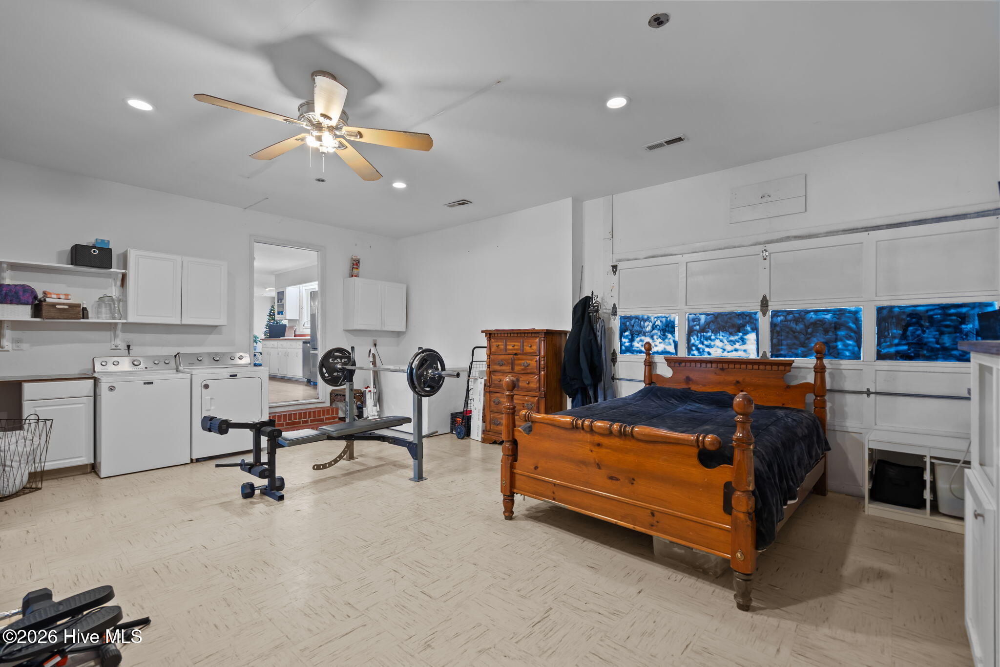 100525803 | Photo 33