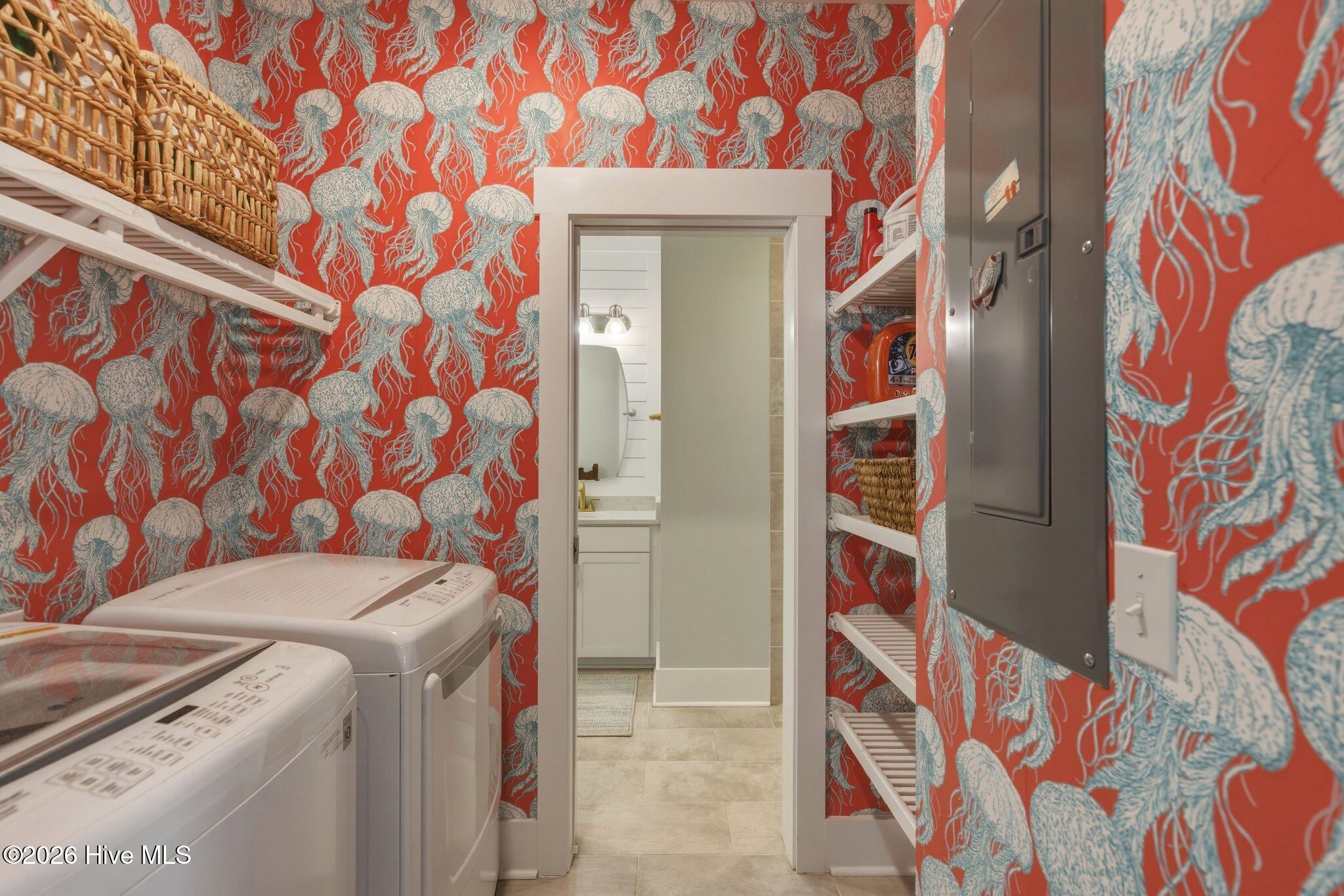 100562049 | Photo 31