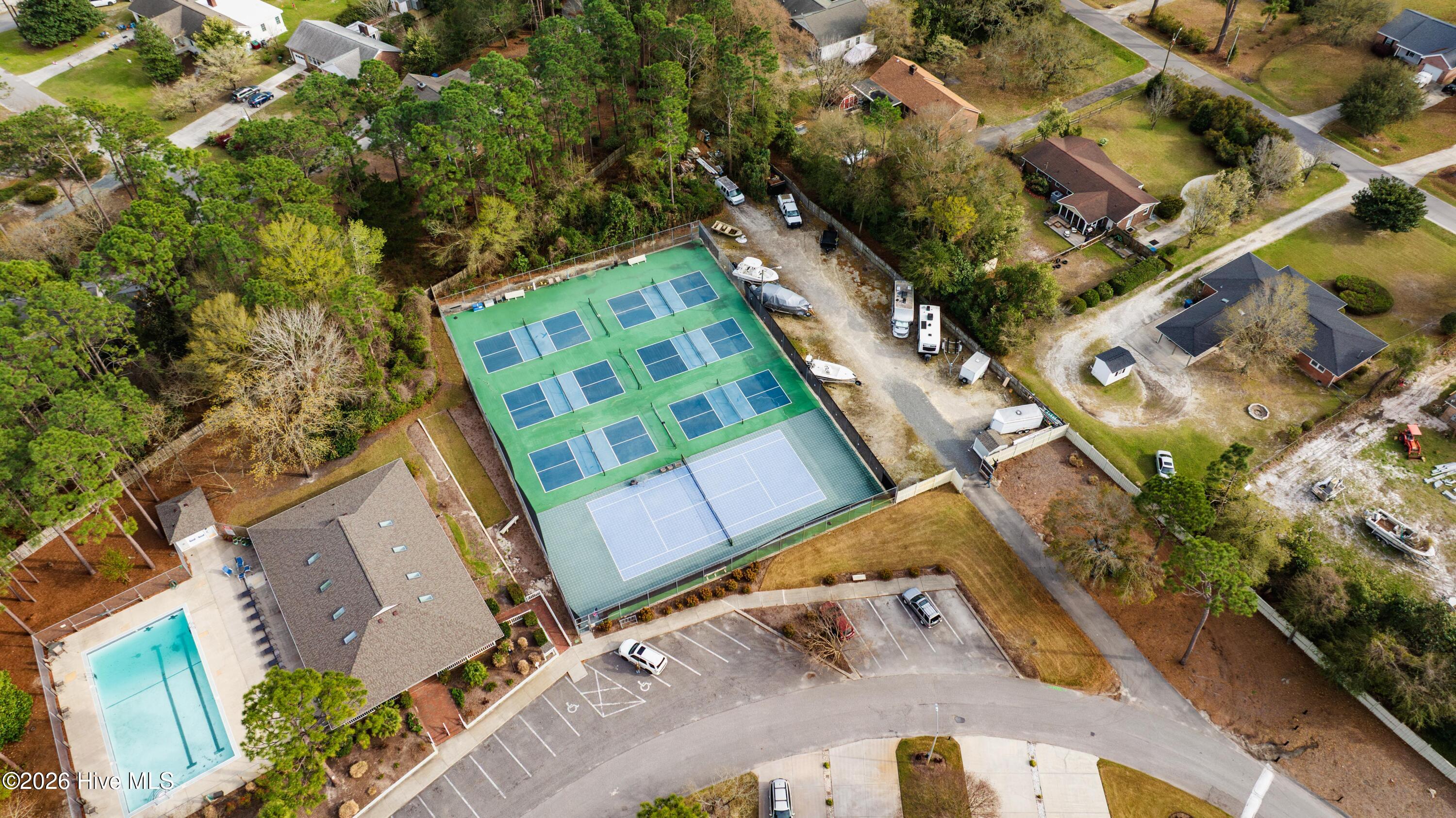 100560889 | Photo 48