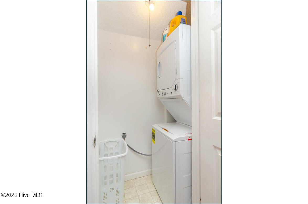 100530673 | Photo 18