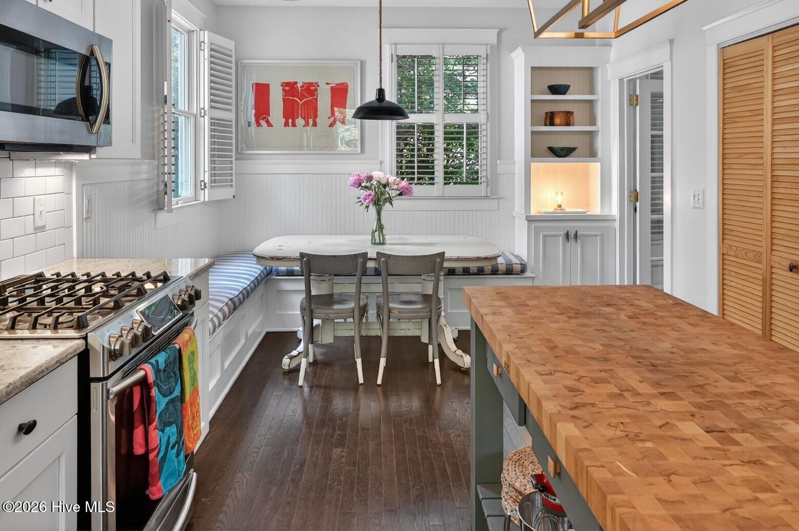 100569921 | Photo 10