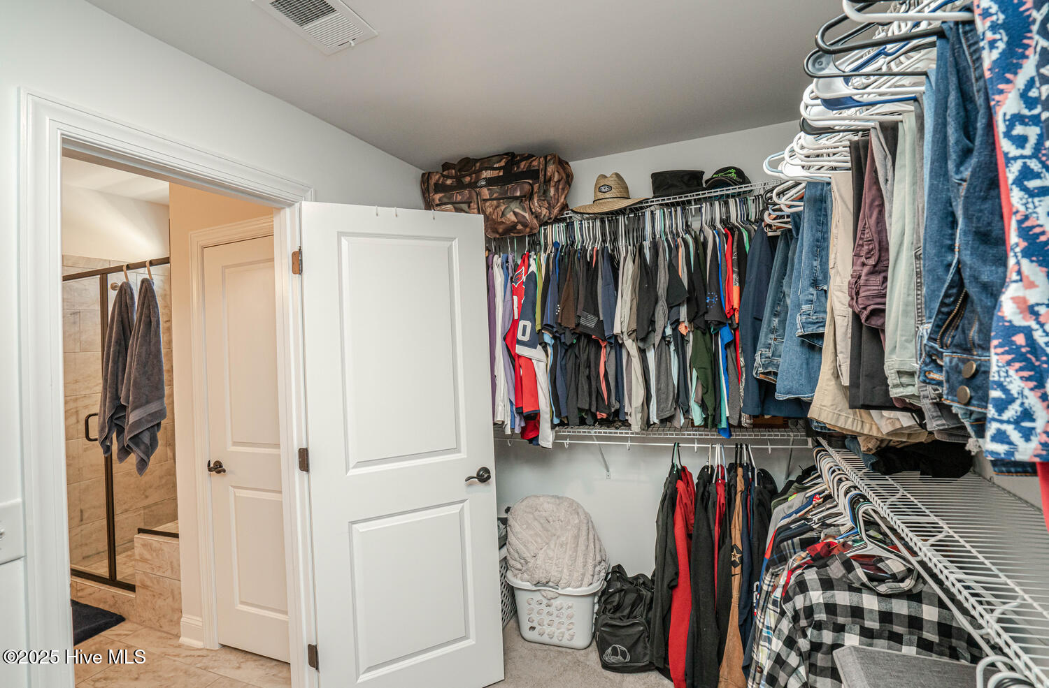 100547229 | Photo 37