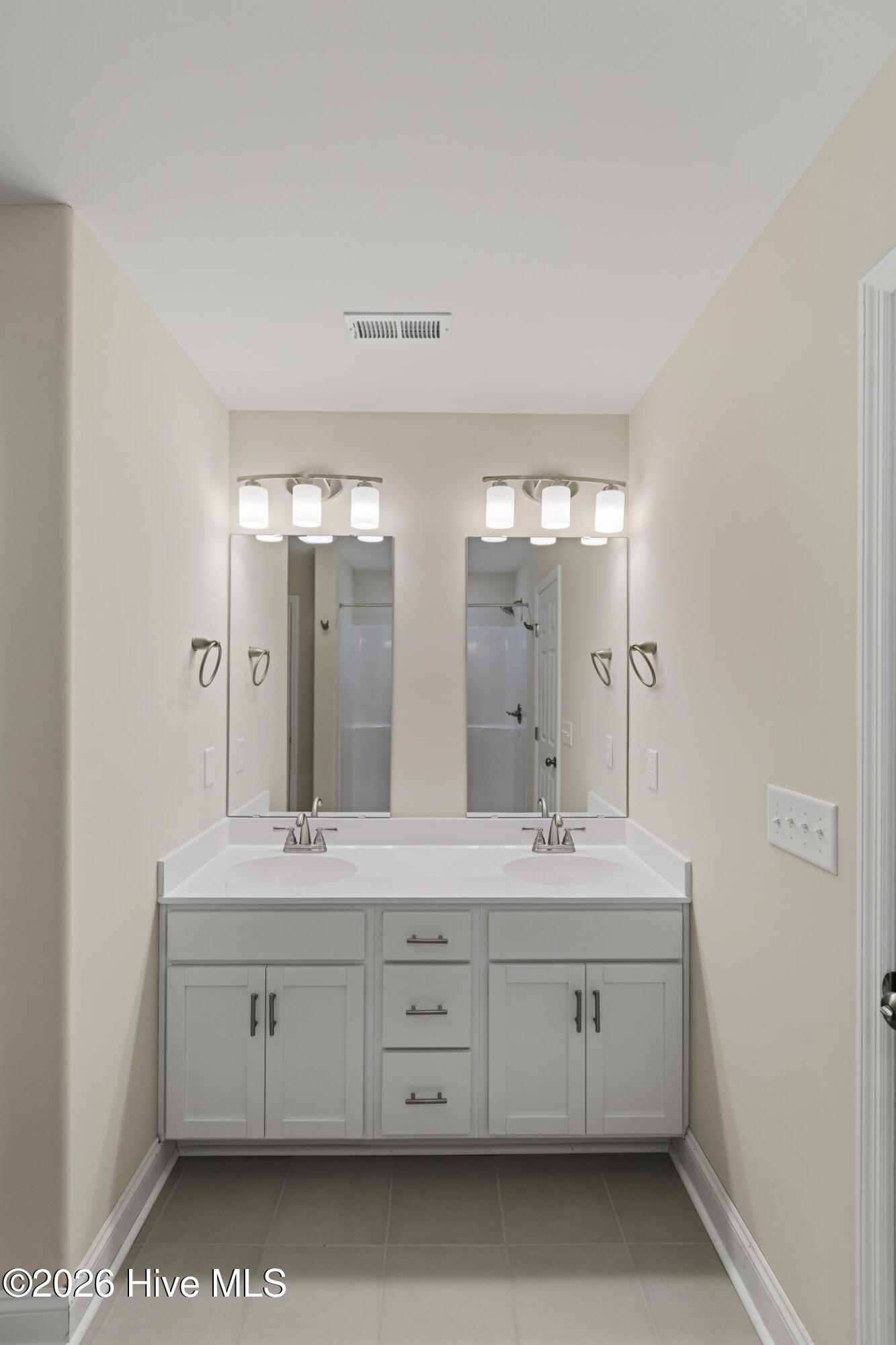 100516186 | Photo 29