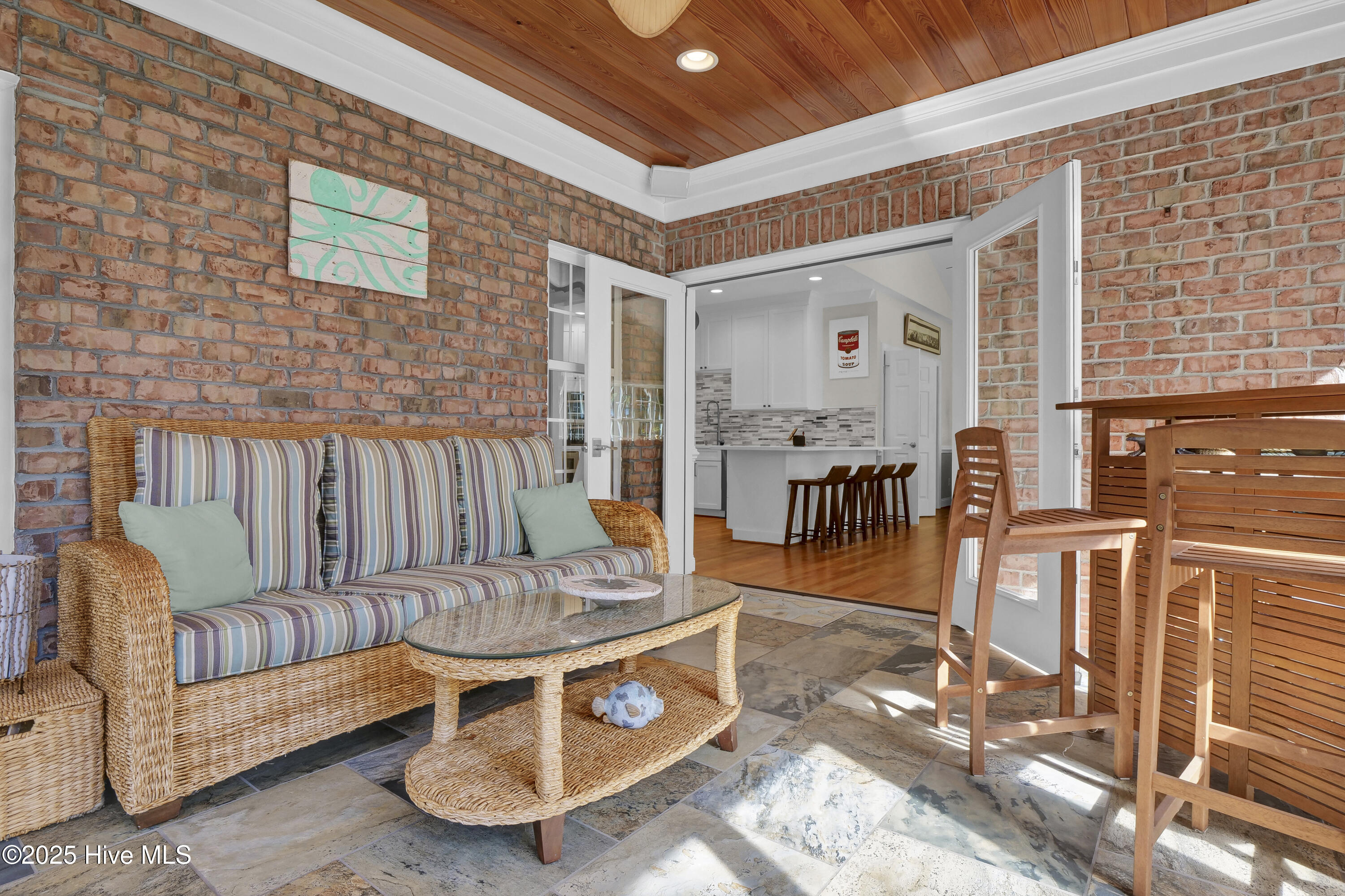 100539062 | Photo 28