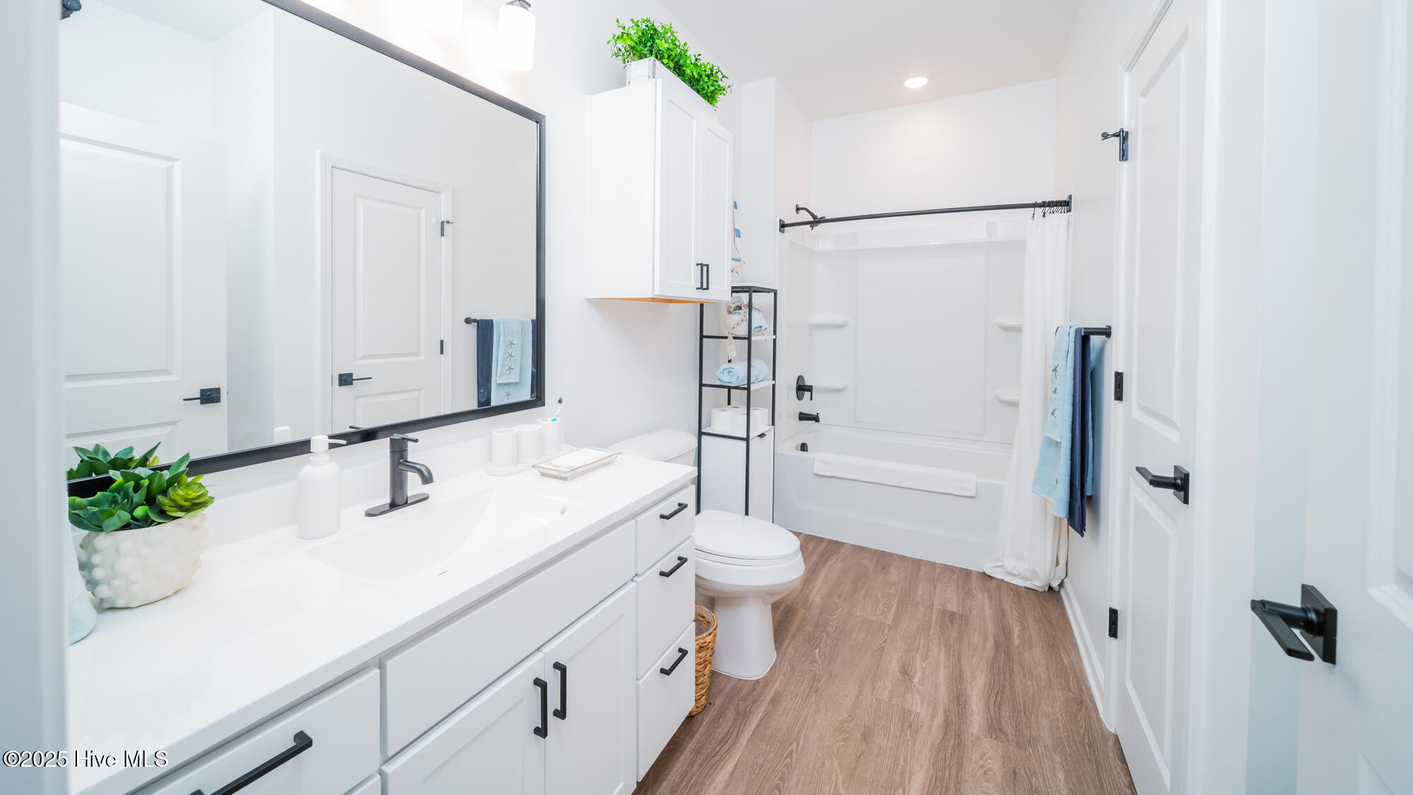 100532621 | Photo 17