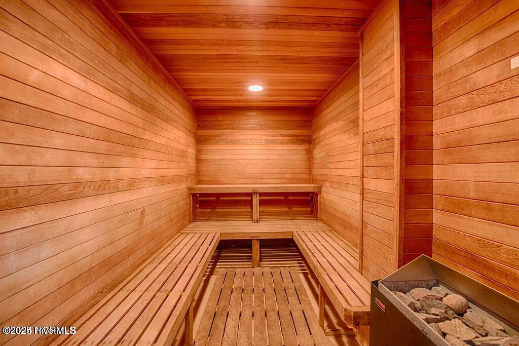 100501341 | Photo 22