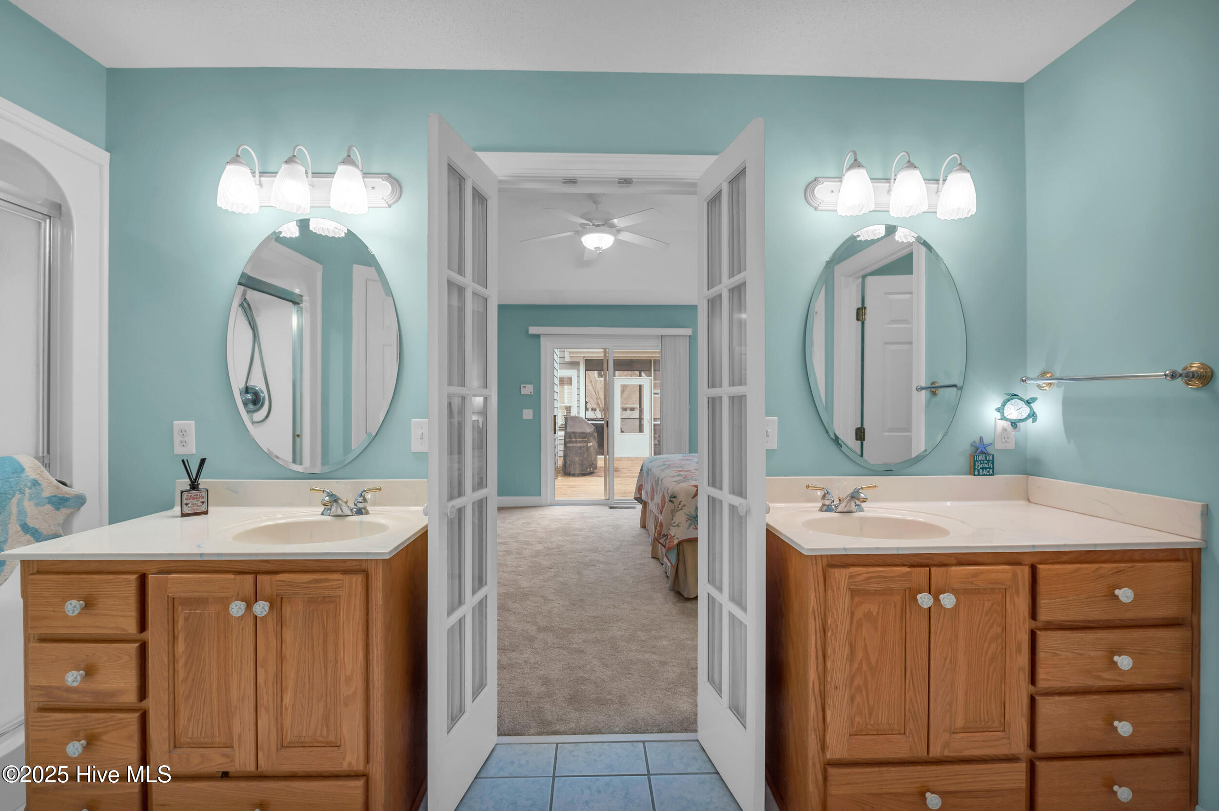 100542764 | Photo 23