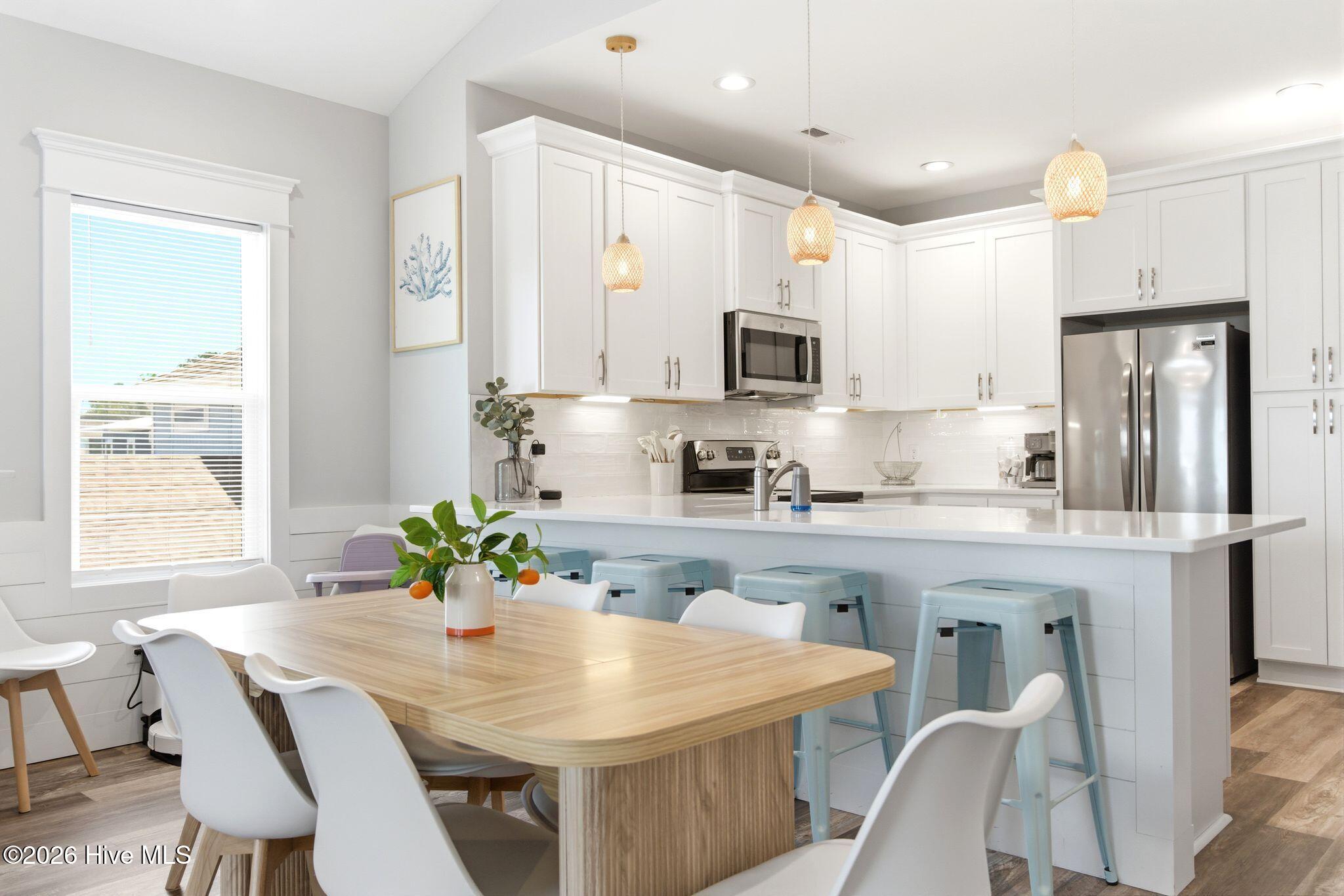 100570659 | Photo 16