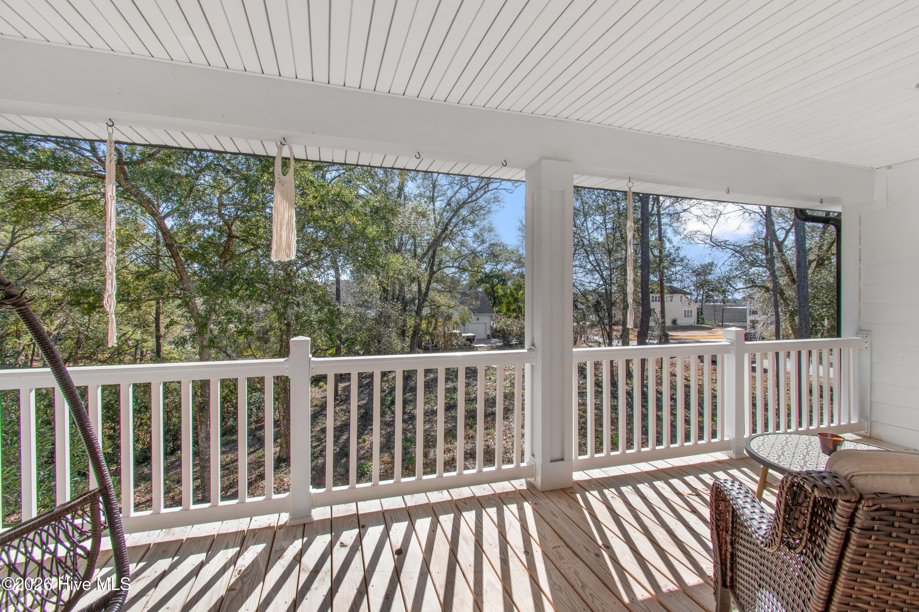 100550305 | Photo 52