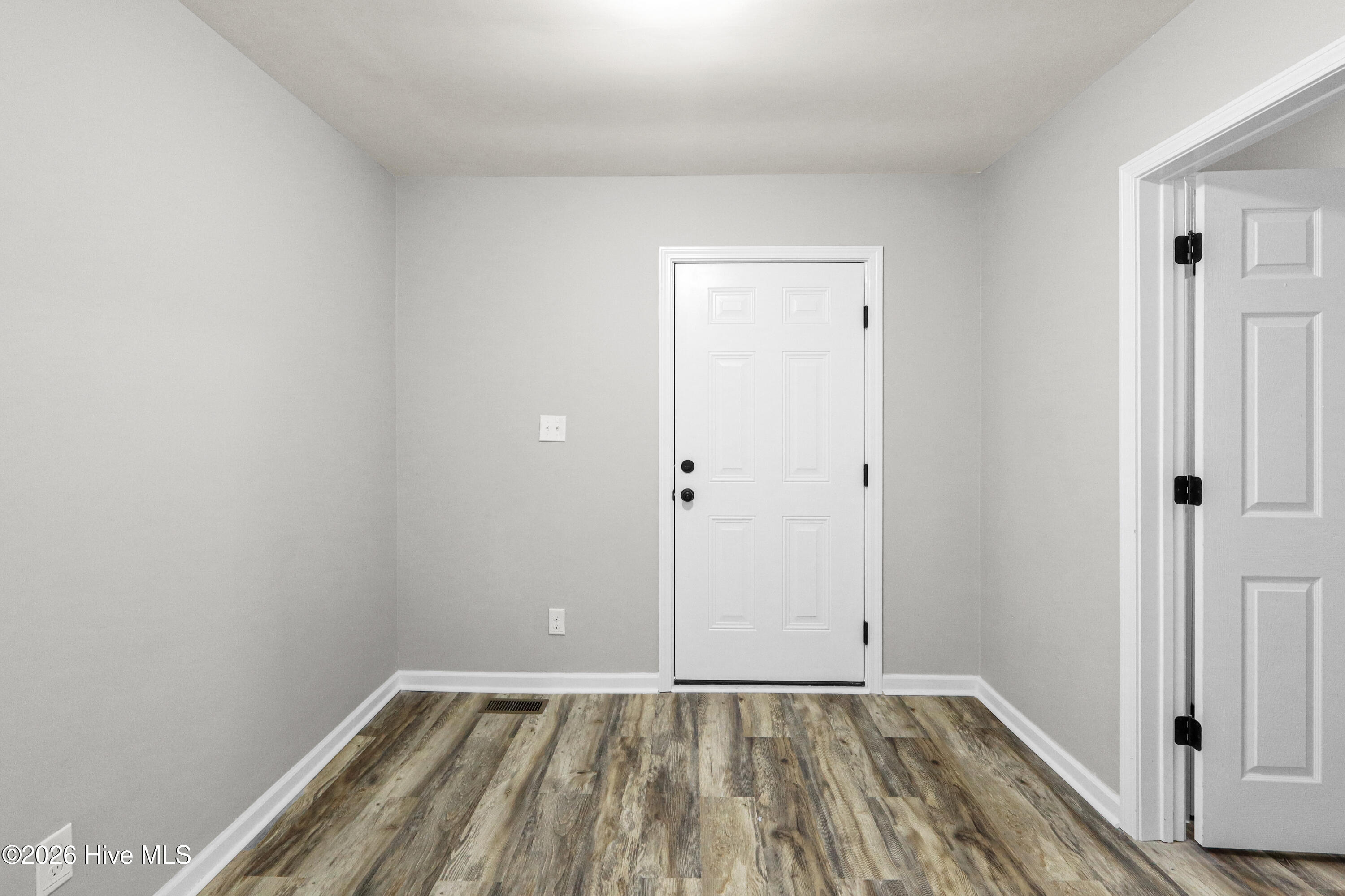 100569517 | Photo 40