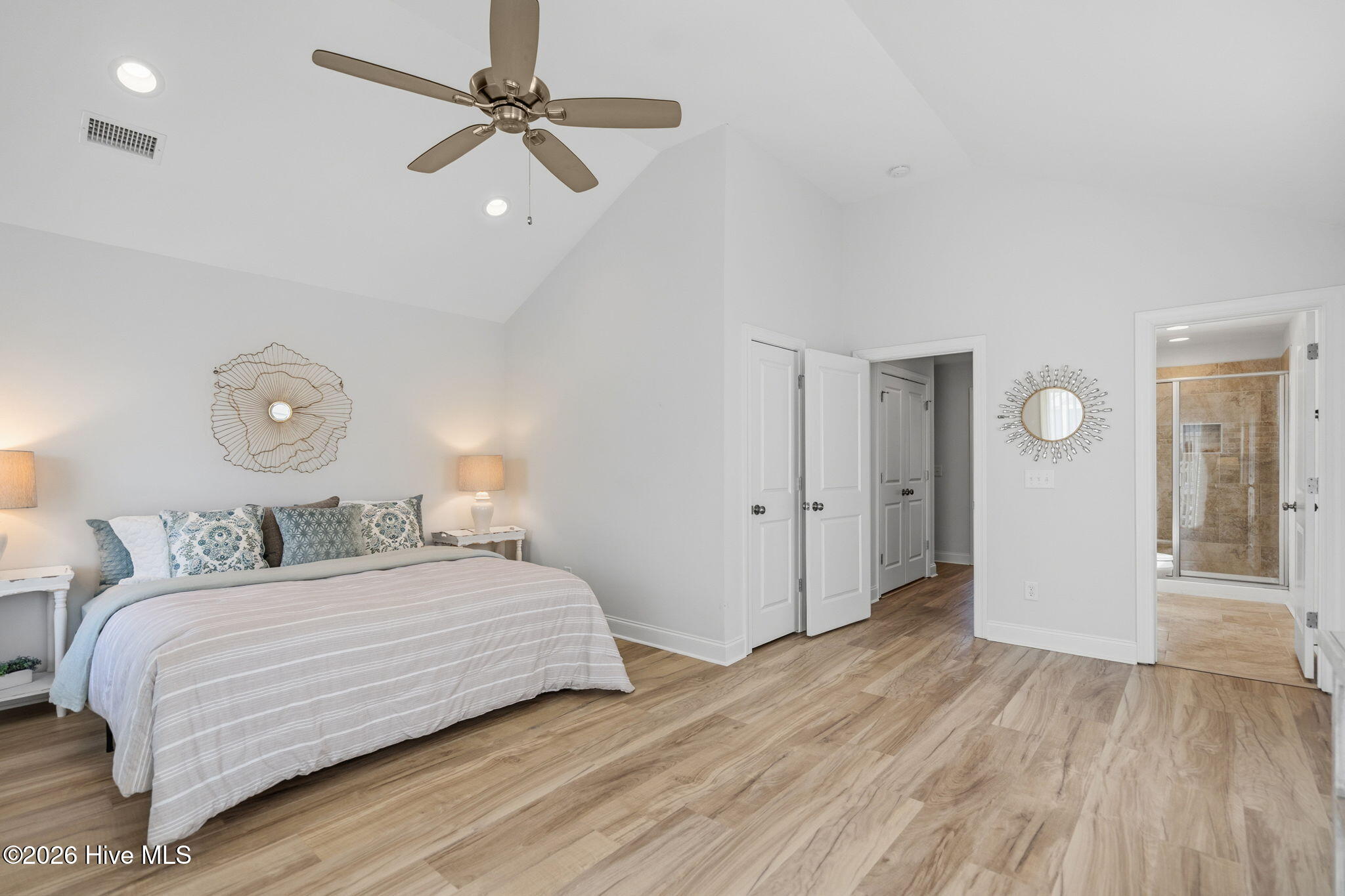 100558754 | Photo 20