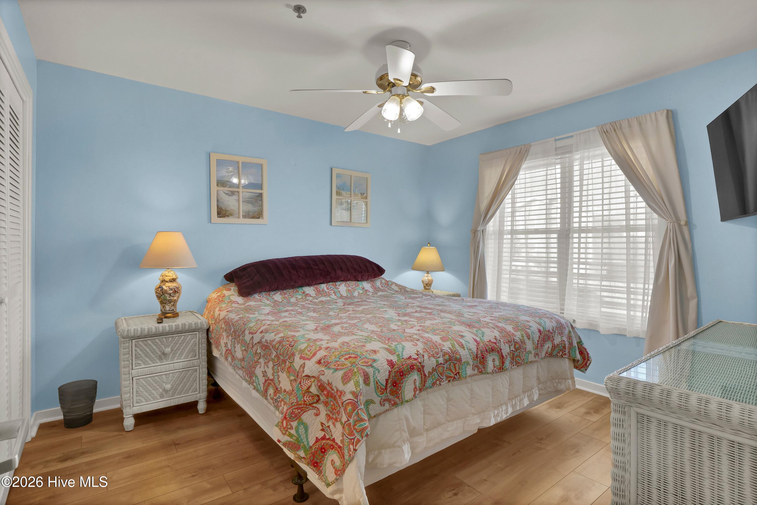 100549737 | Photo 16