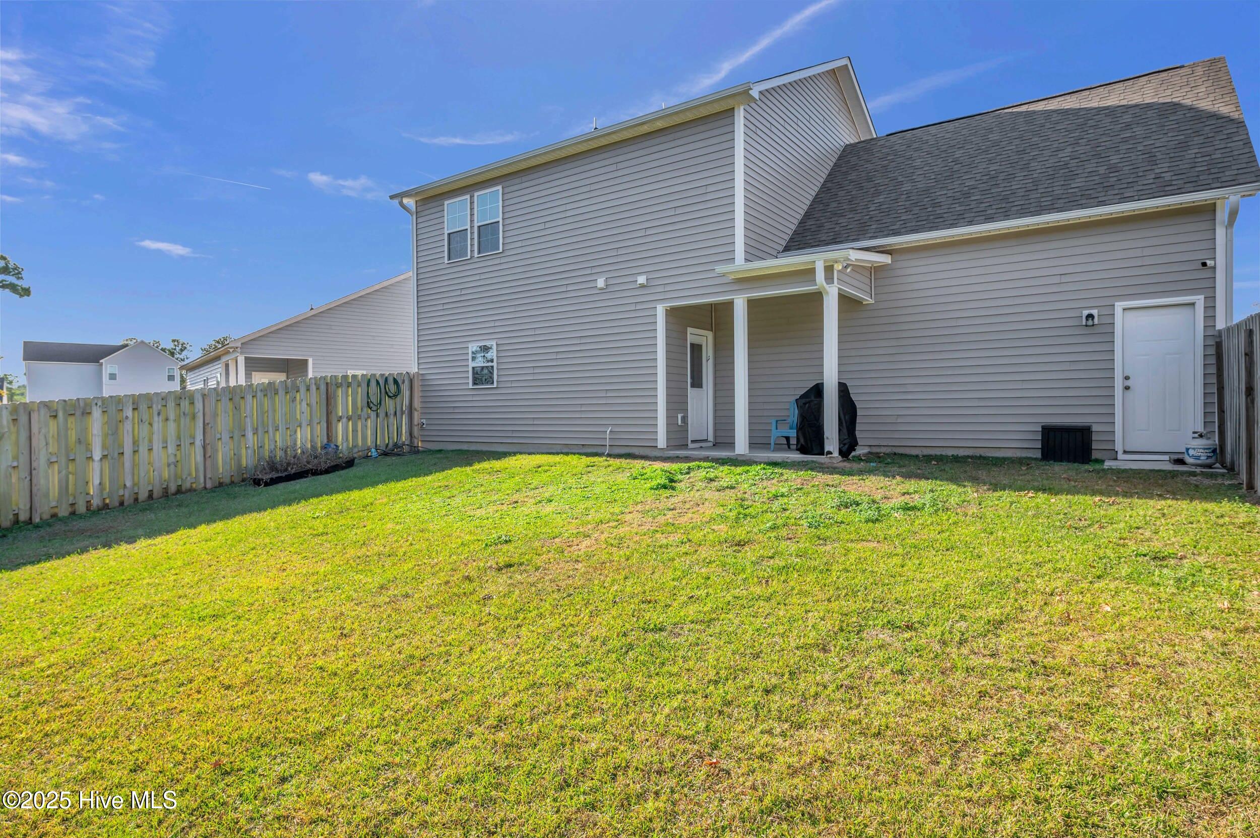 100542089 | Photo 38