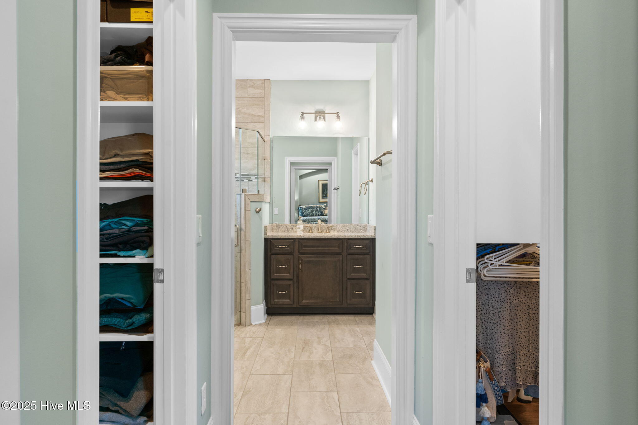 100553022 | Photo 26