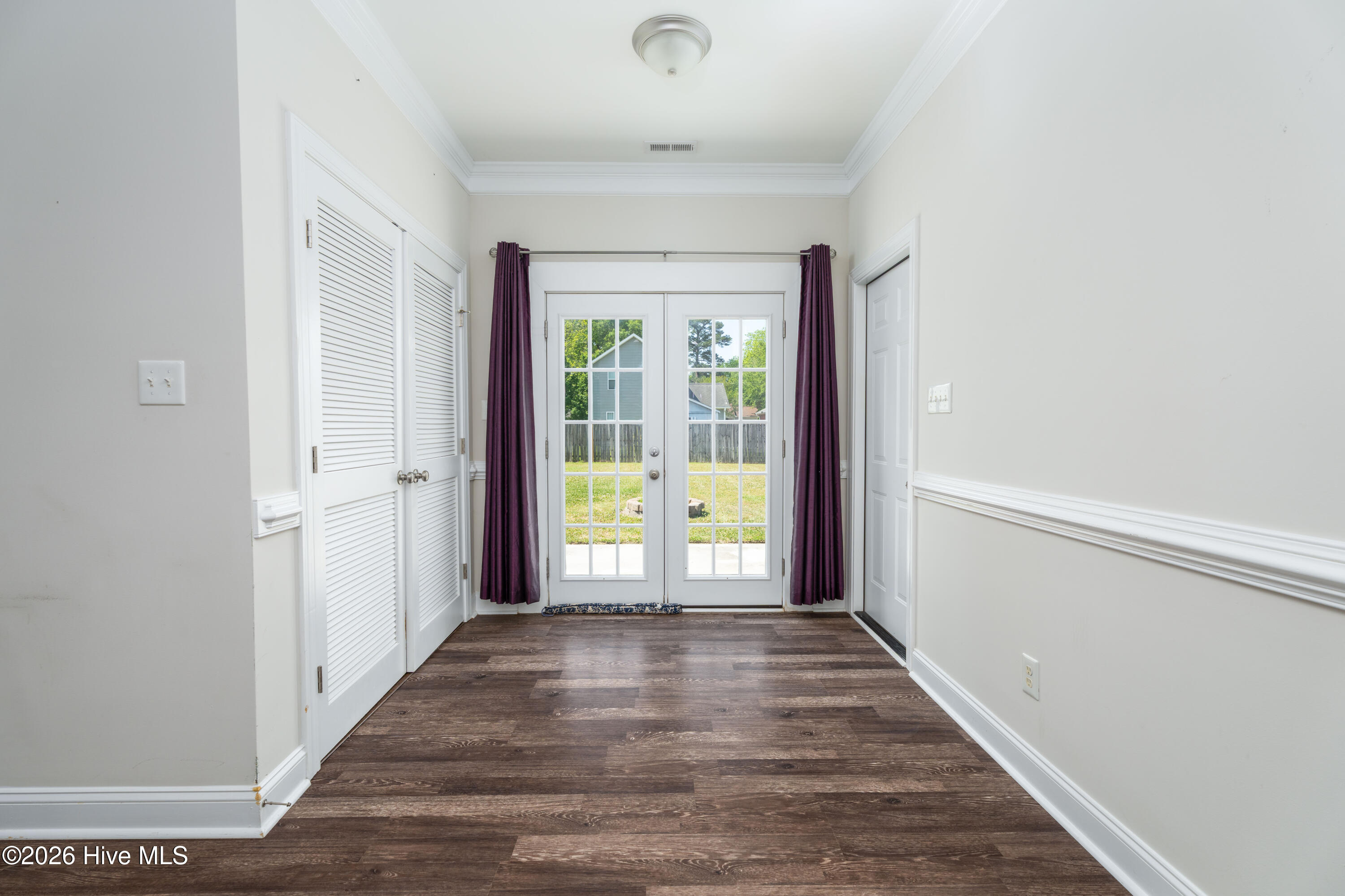 100569563 | Photo 13