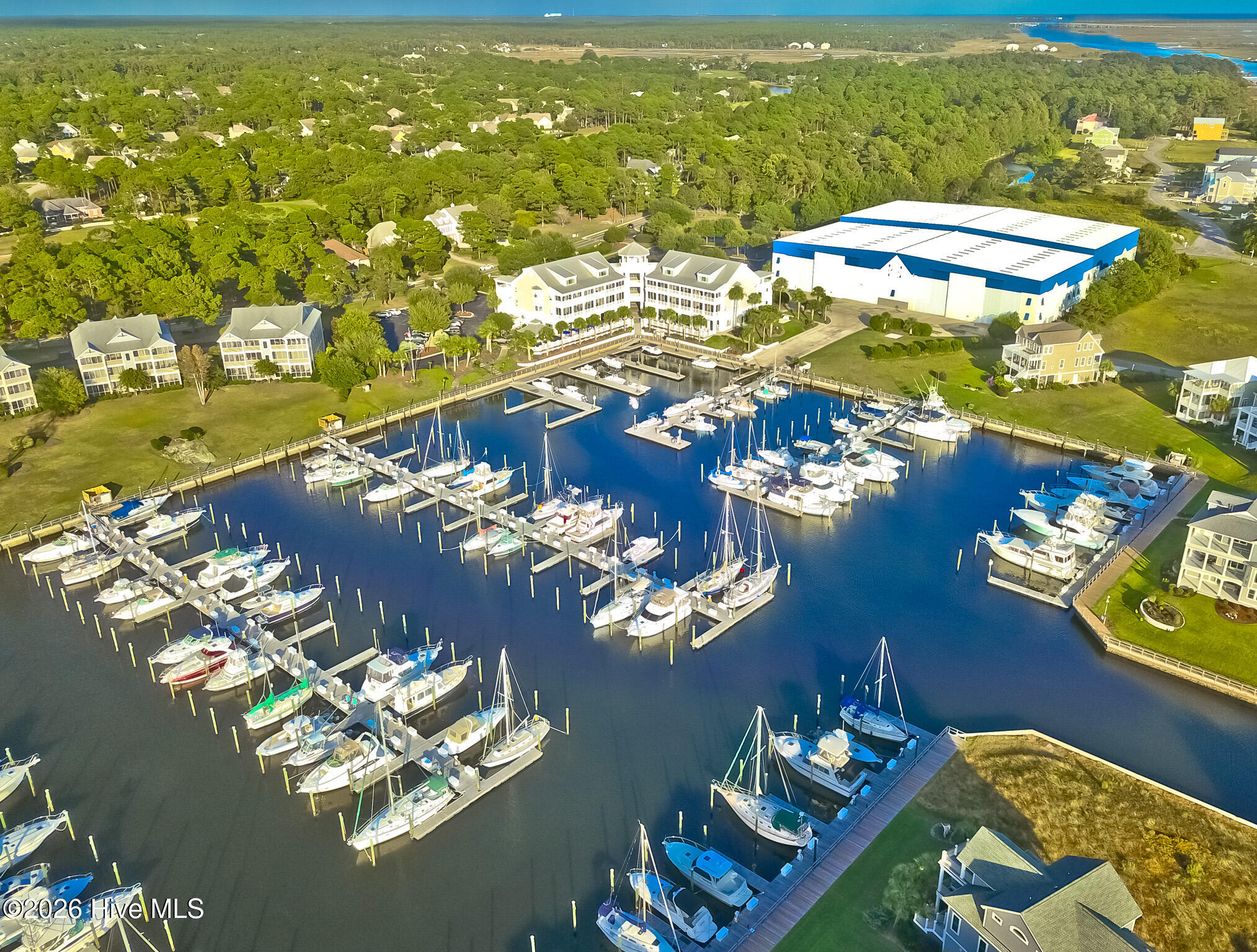 100568005 | Photo 43