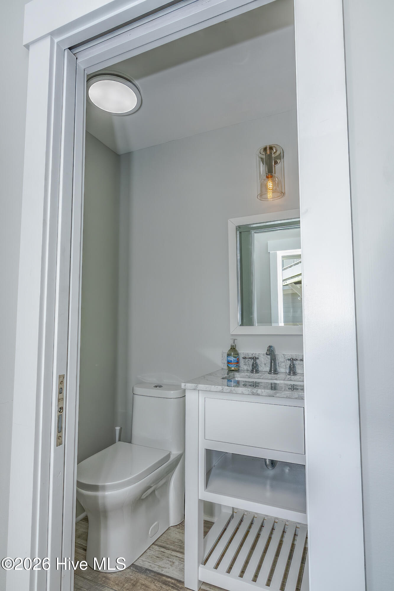 100560271 | Photo 38