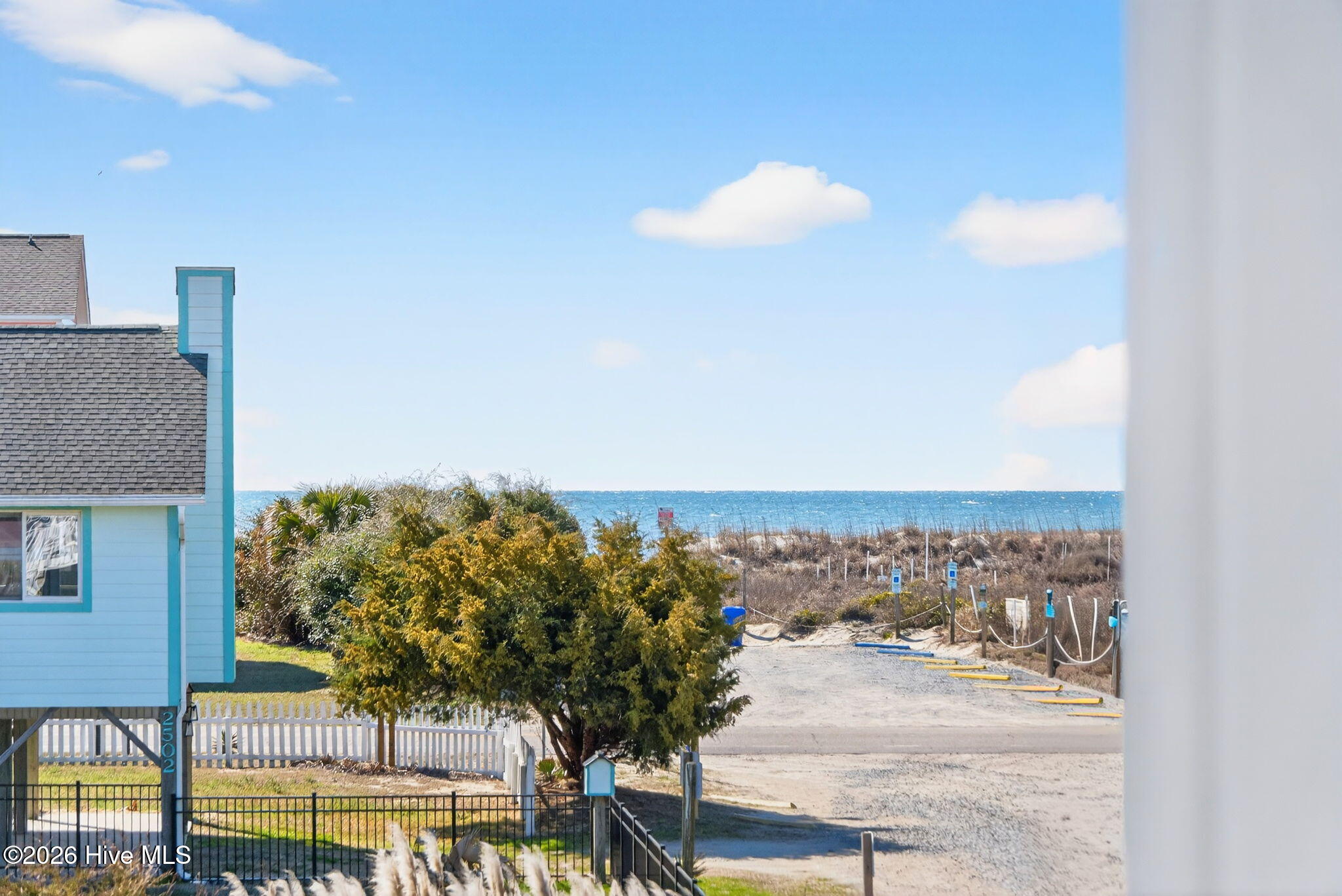 100556711 | Photo 47