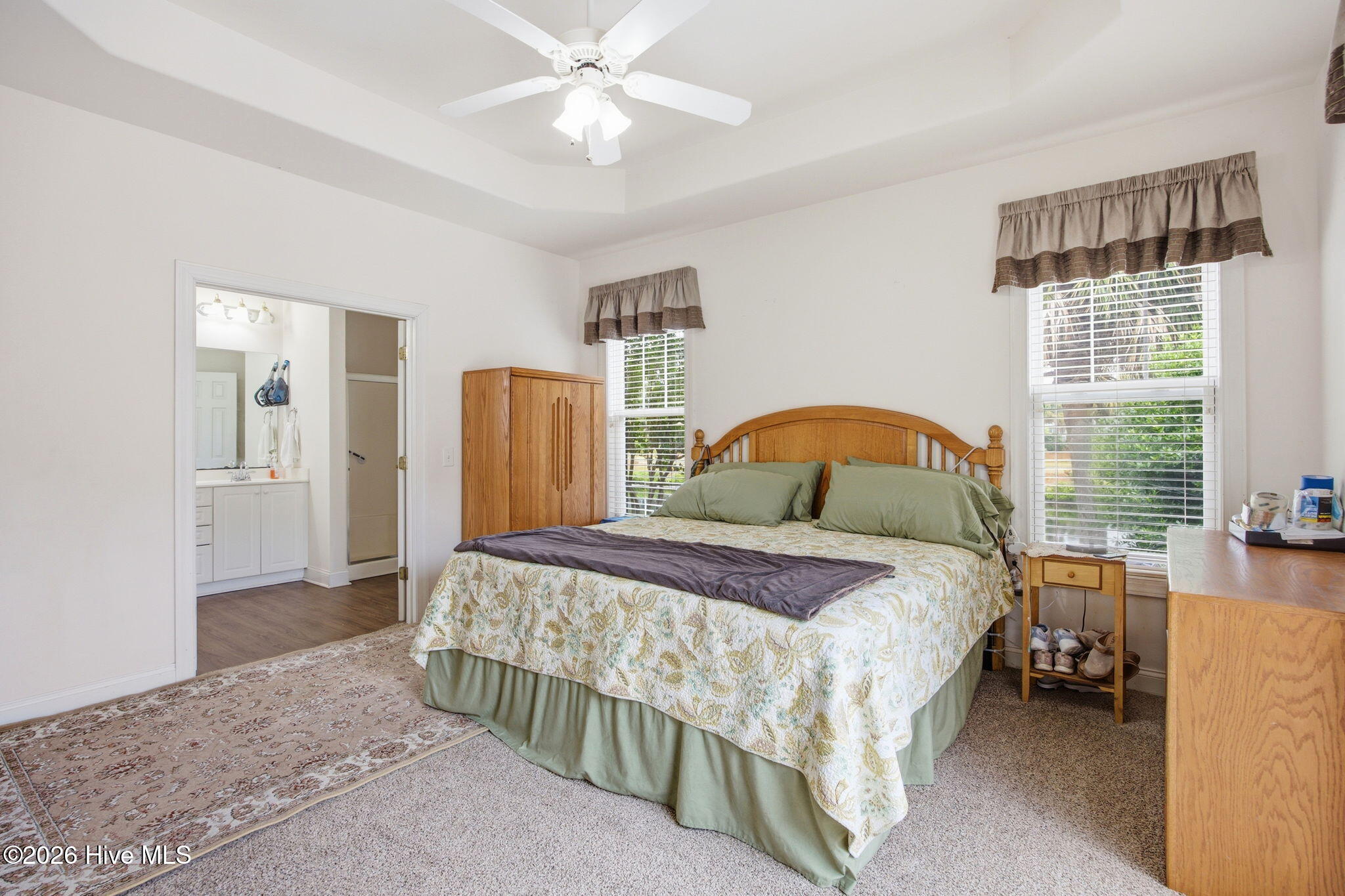 100570673 | Photo 12