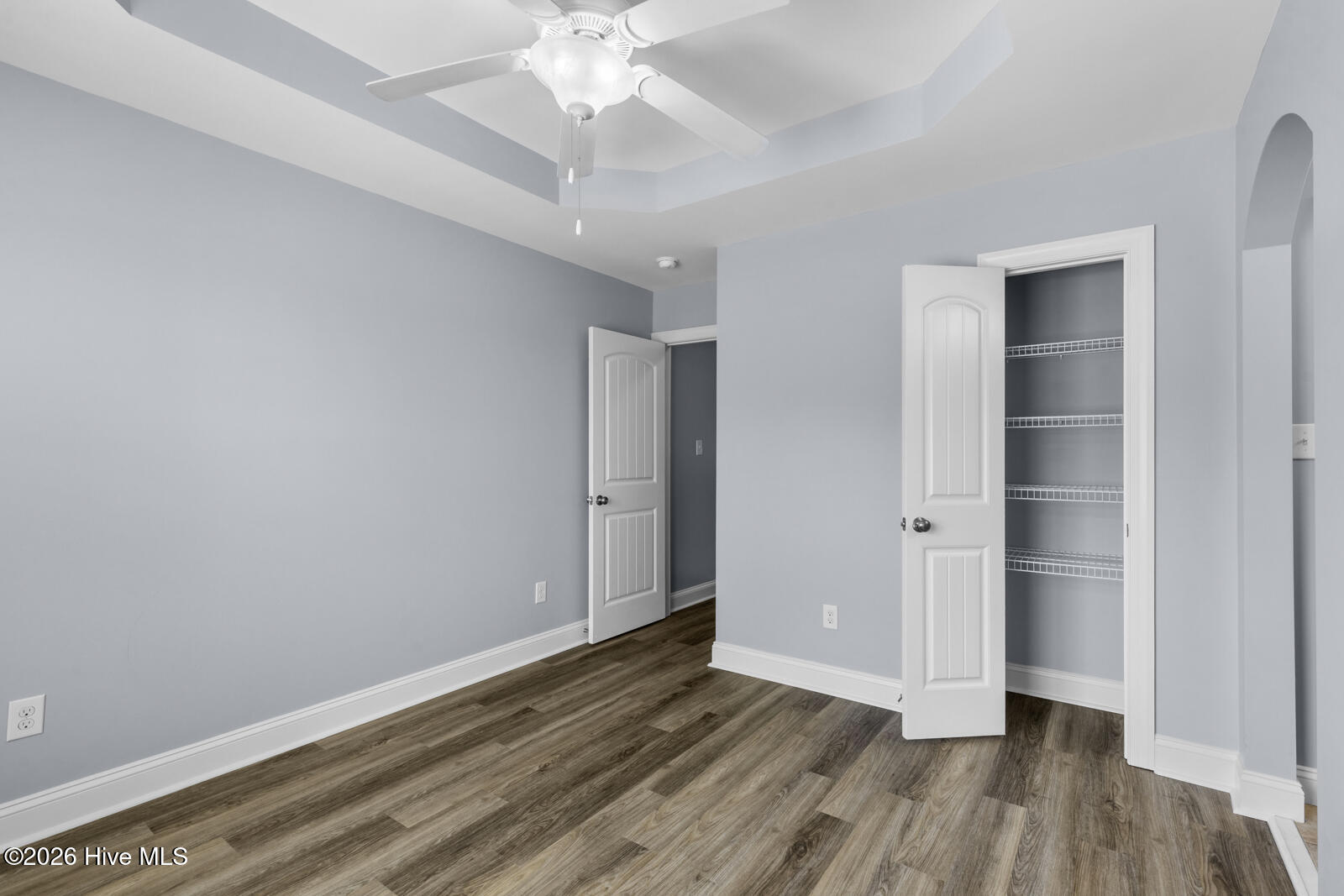 100568265 | Photo 12