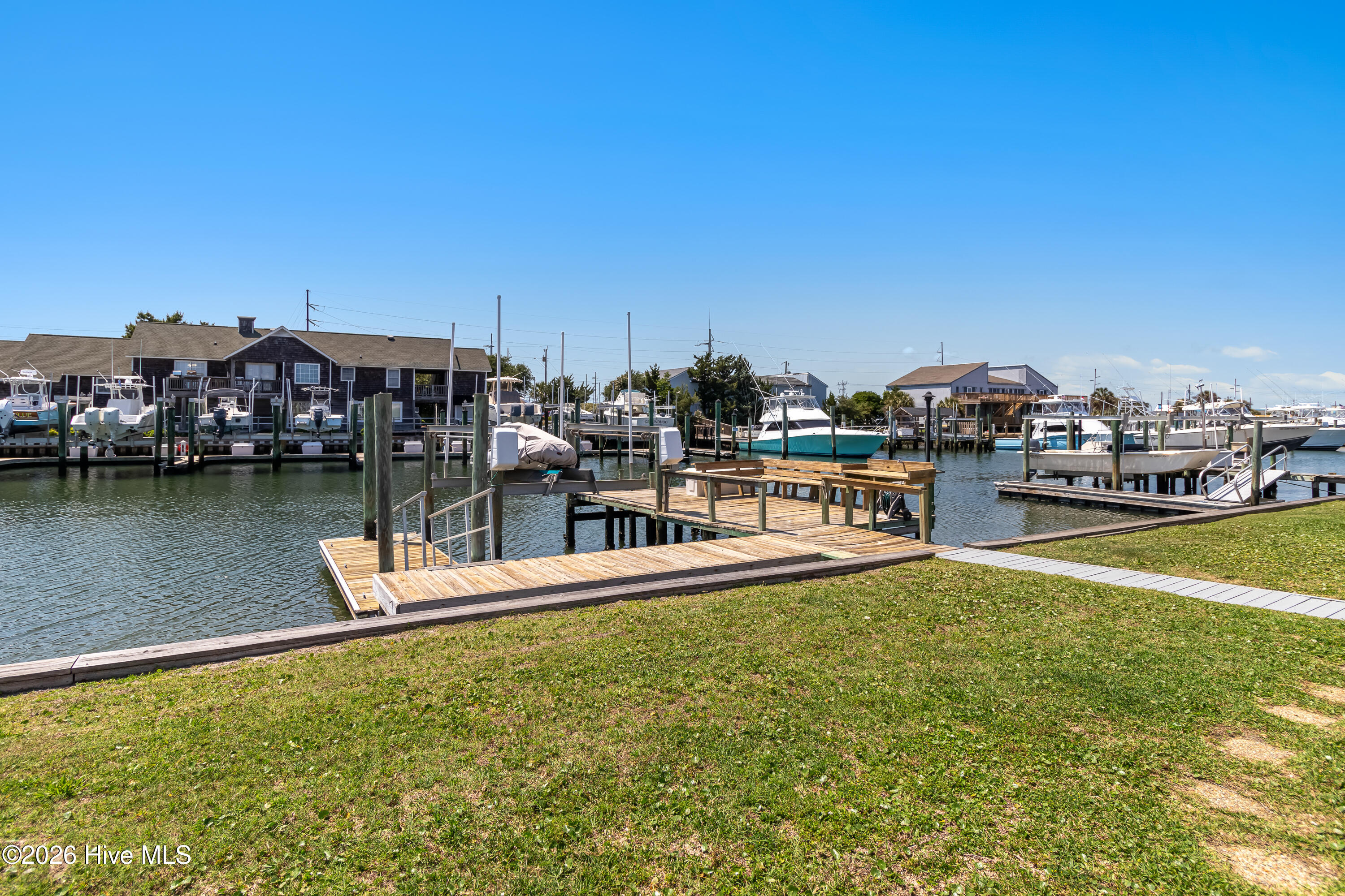 213 W Bogue Sound Drive,Atlantic Beach