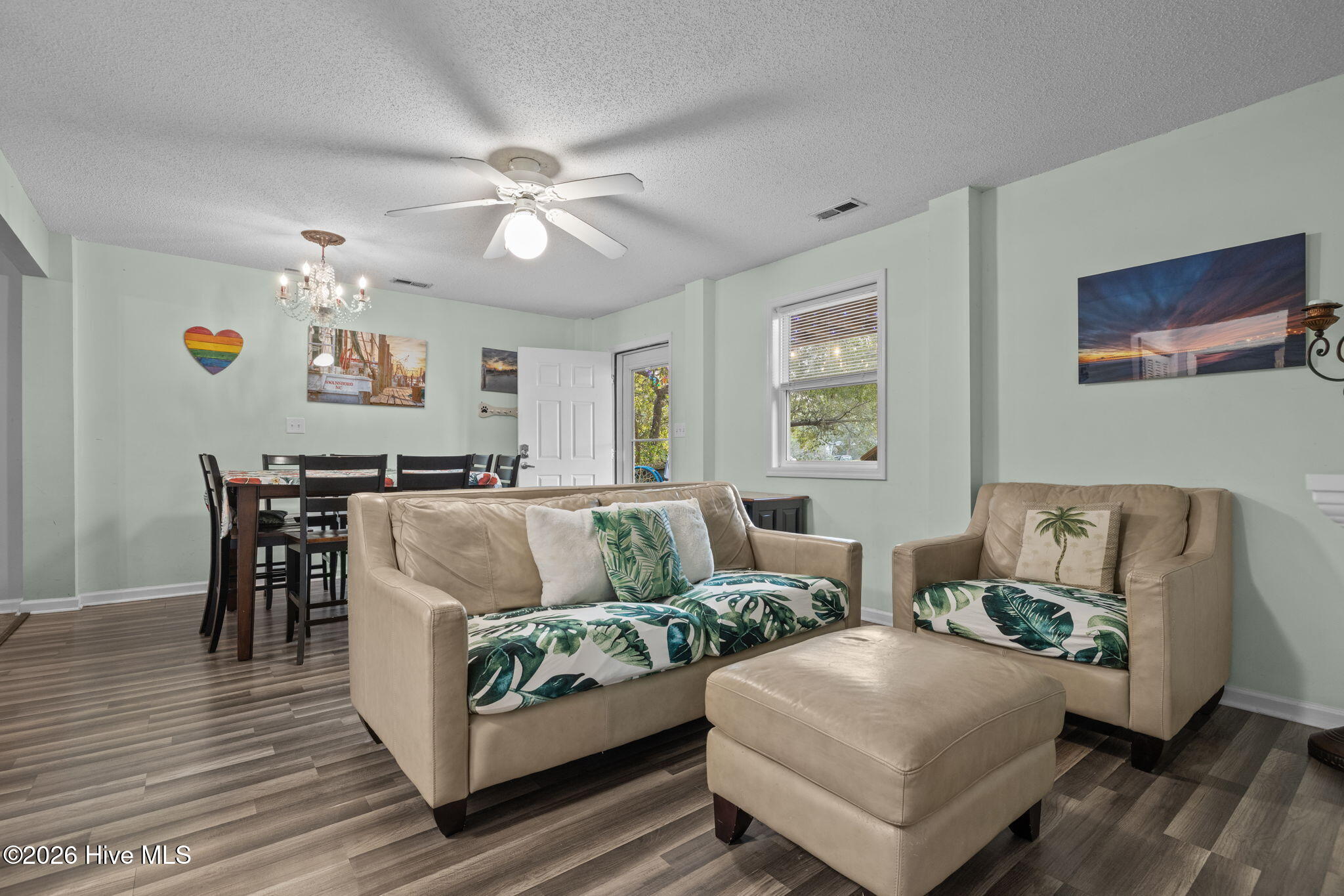 100545721 | Photo 24