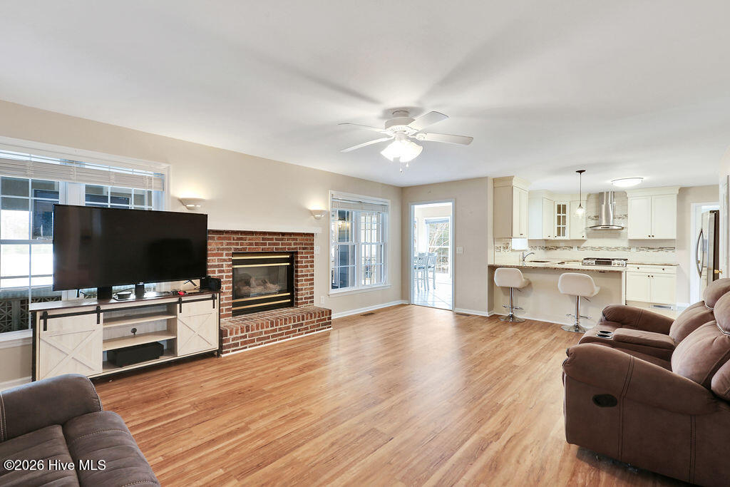 100551760 | Photo 23