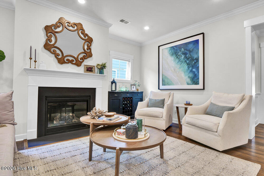 100558129 | Photo 18