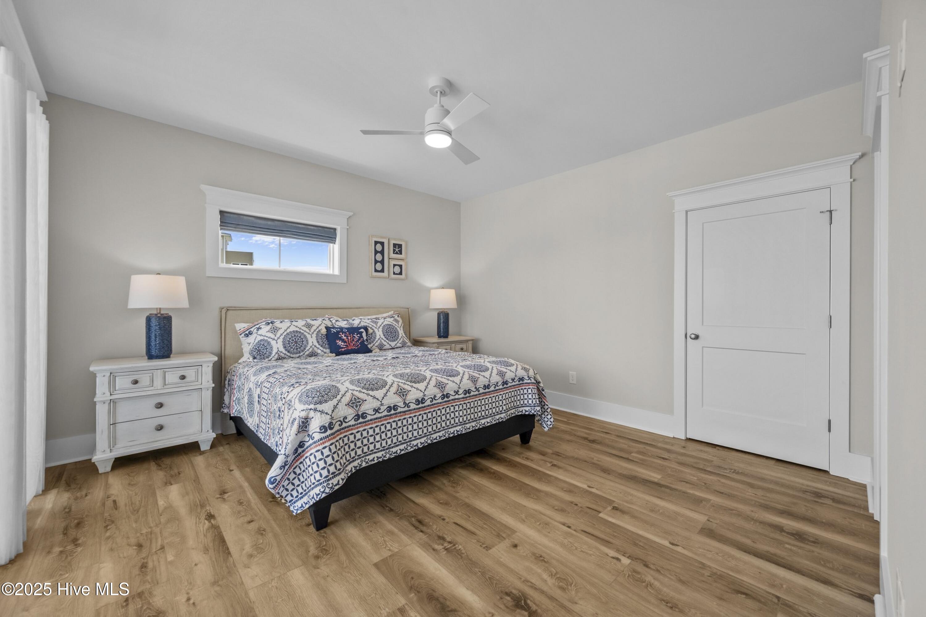 100510701 | Photo 28