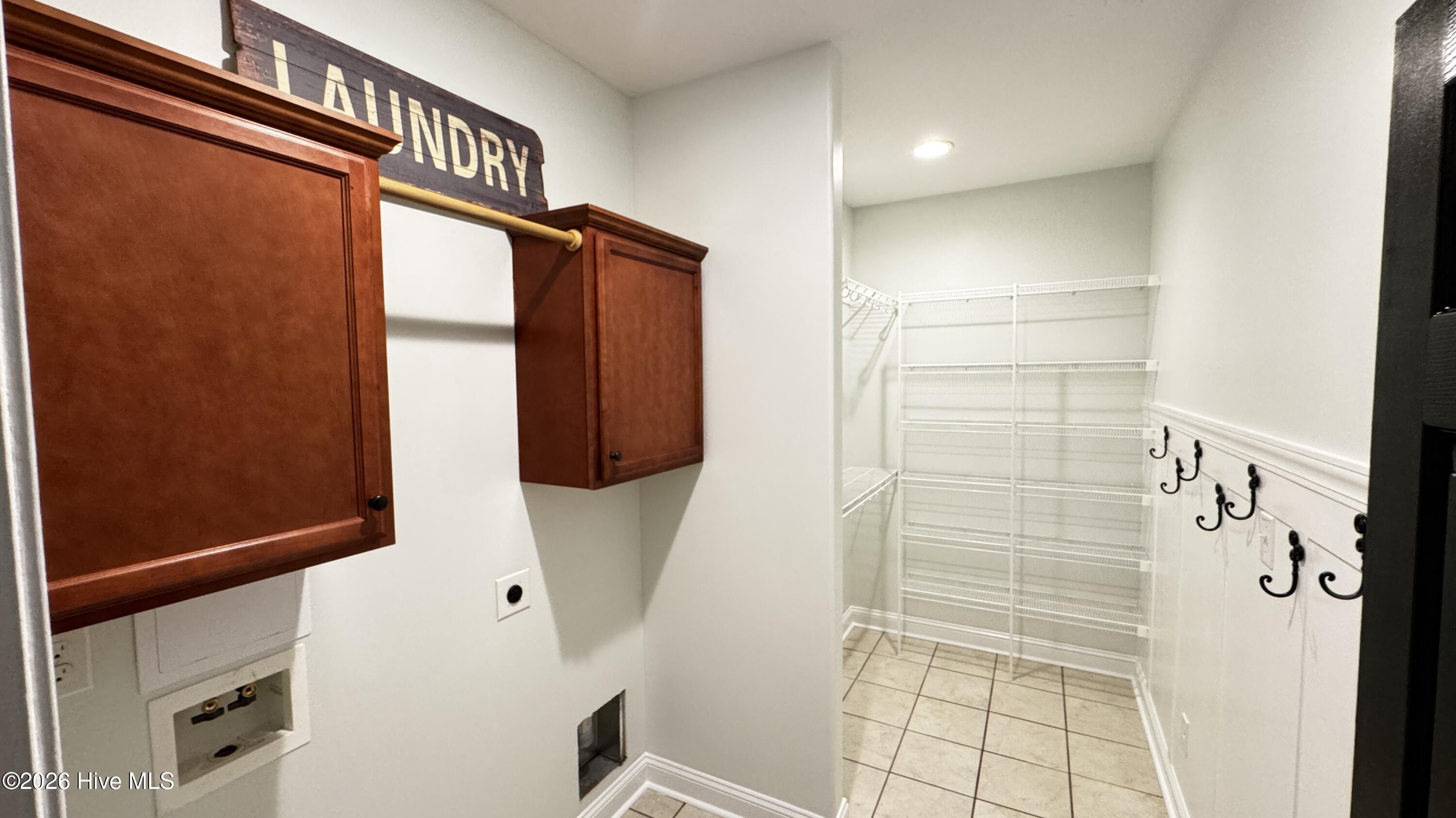 100565264 | Photo 36