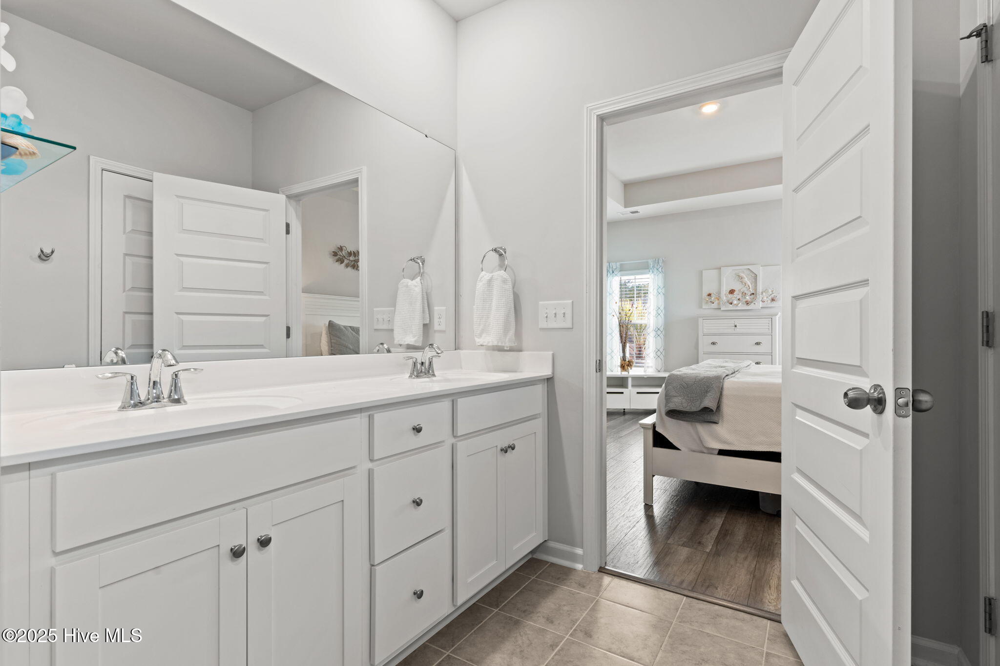 100545936 | Photo 21