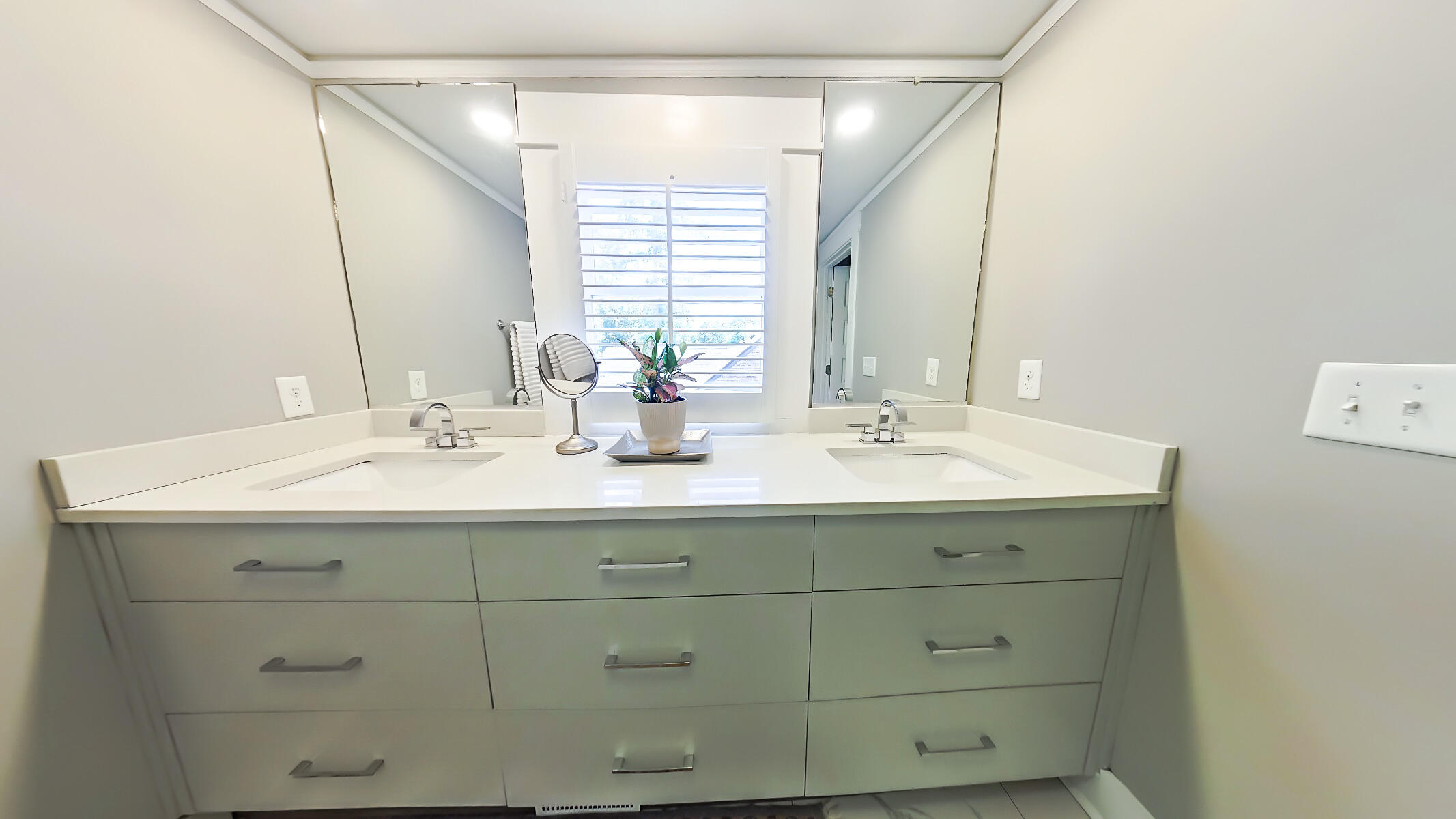 17-Primary Bath (1)