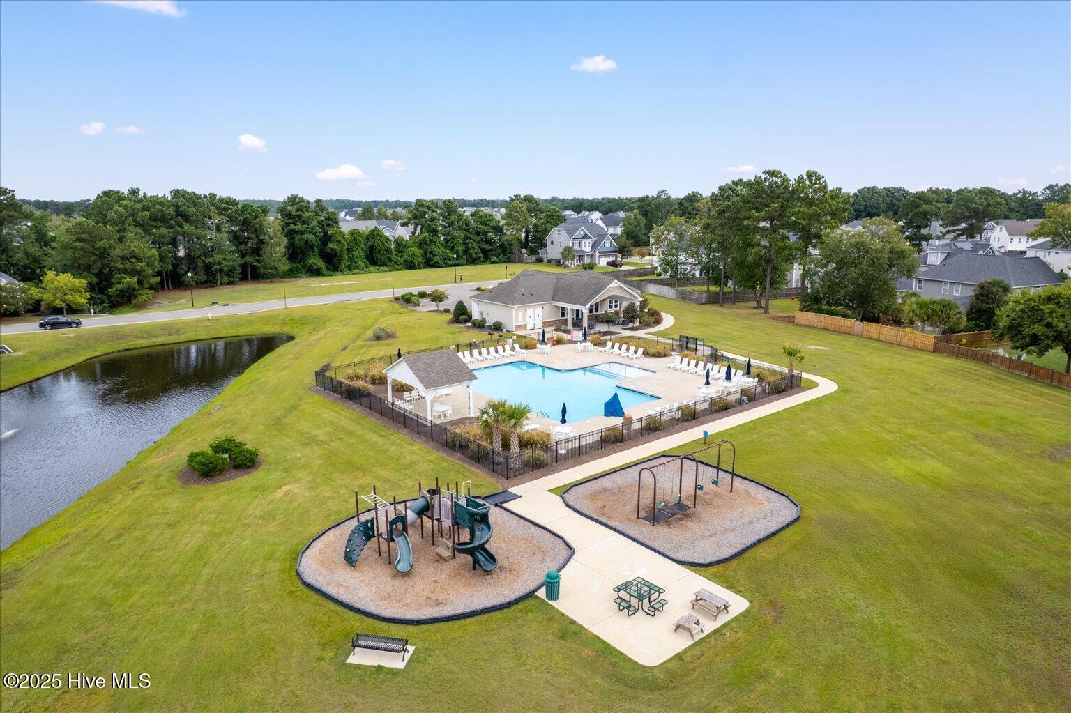 100530292 | Photo 53