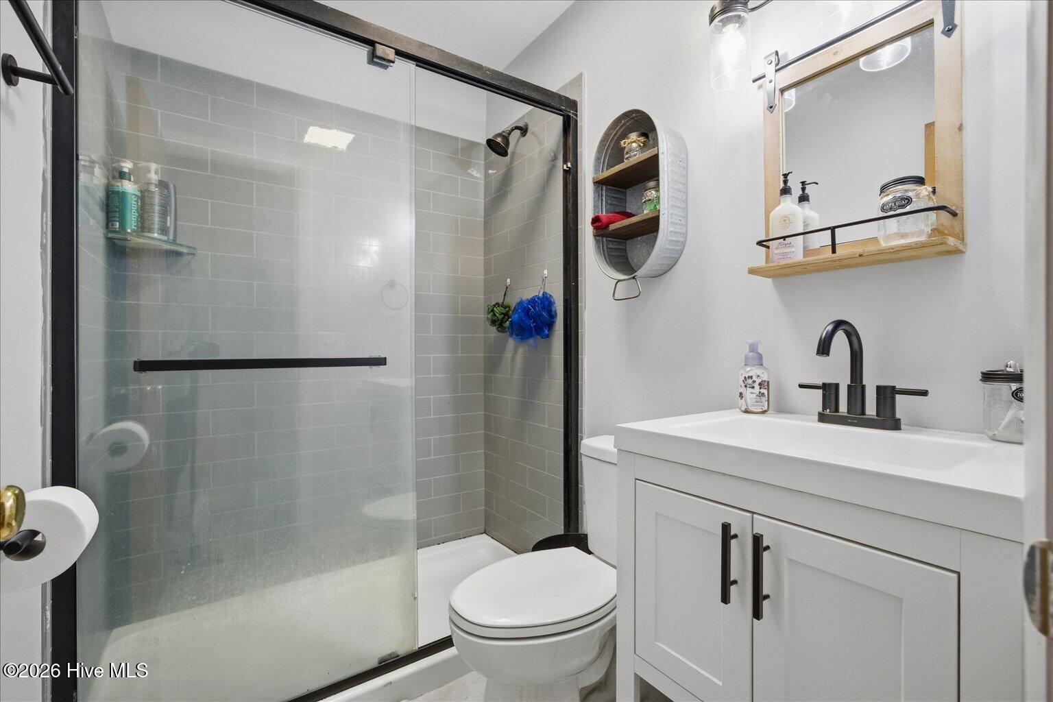 100562707 | Photo 17