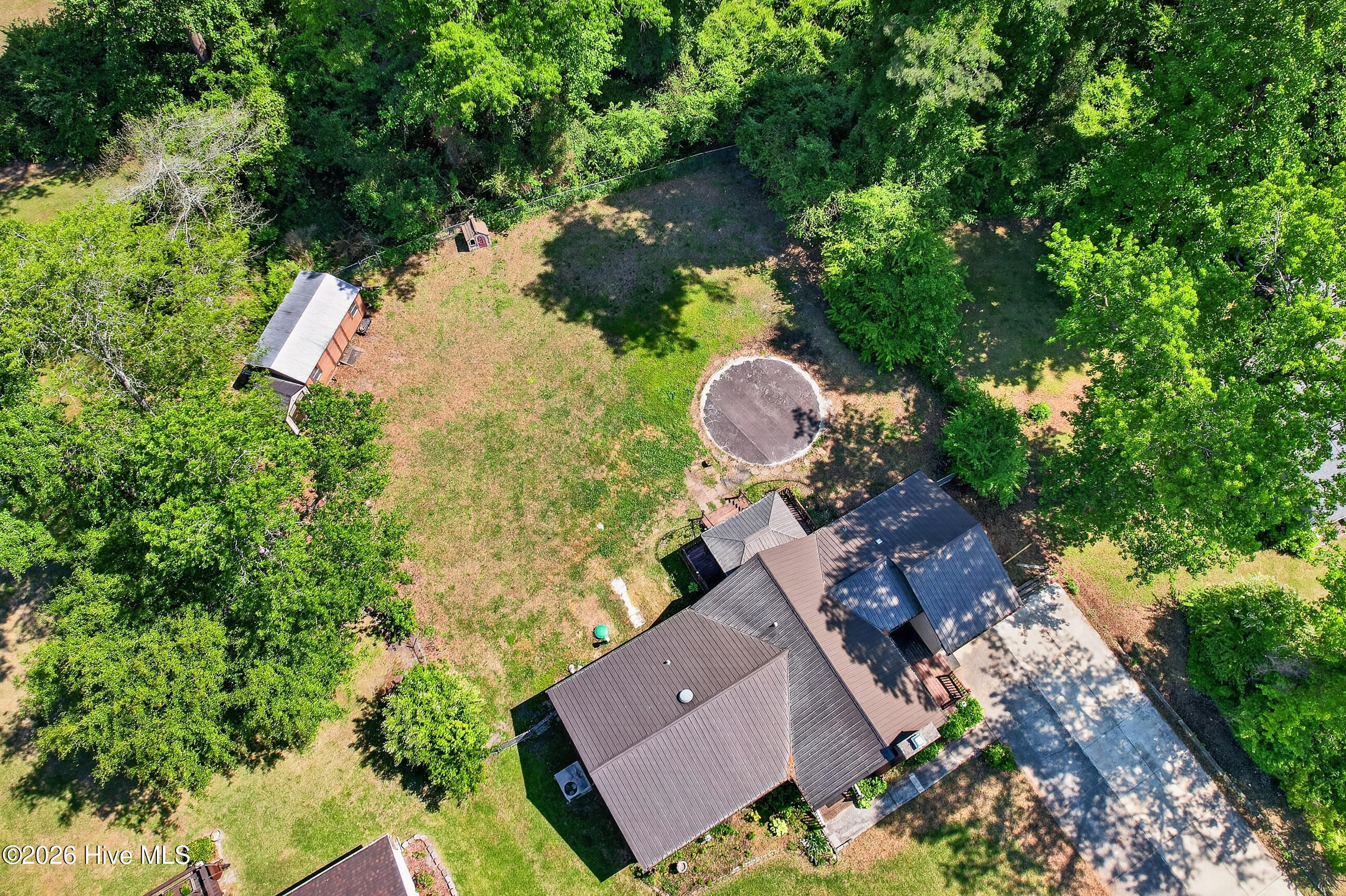 100570102 | Photo 31