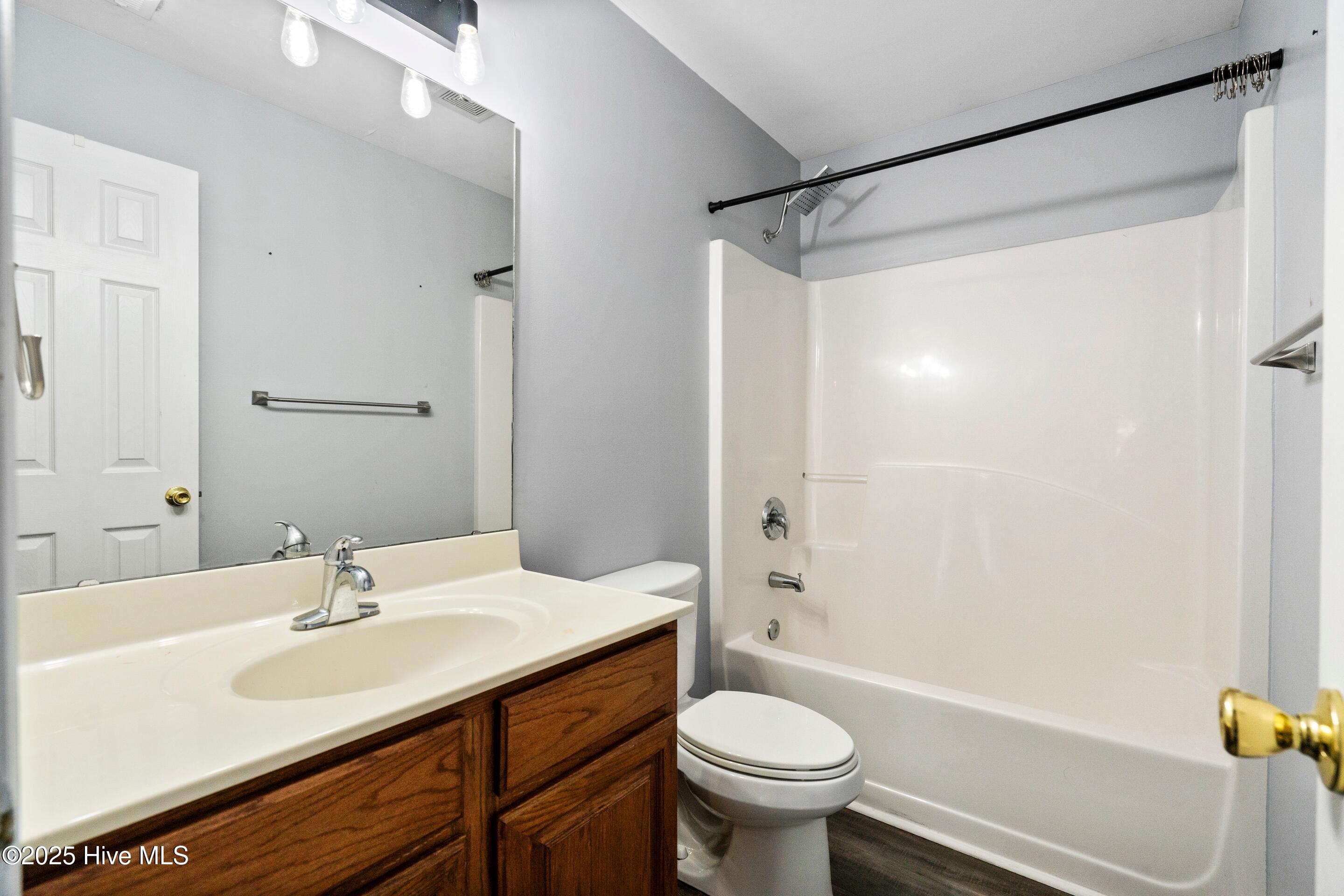 3127 Memory Lane, Castle Hayne, NC 28429 – photo 24: guest bathroom