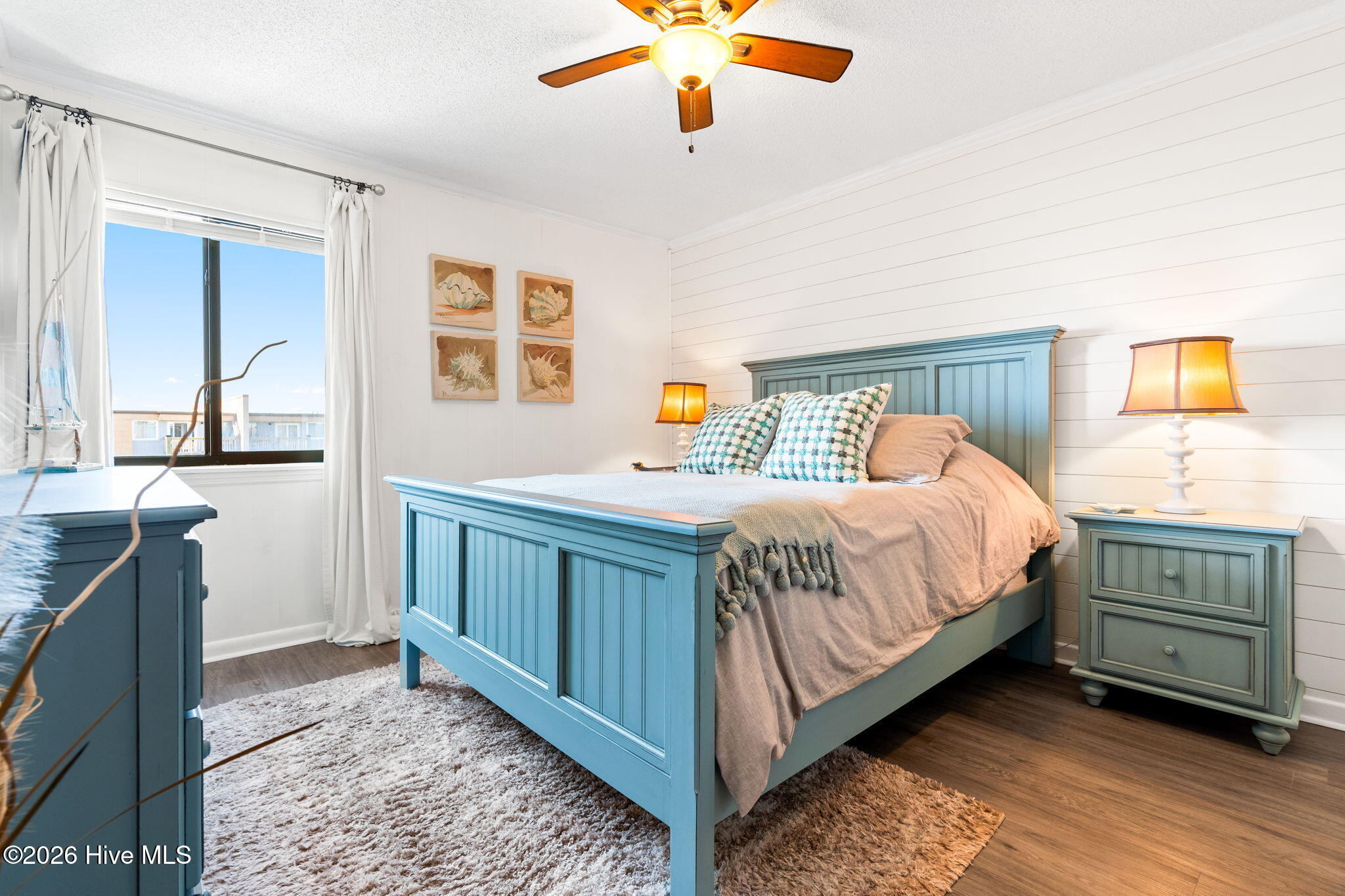 100559317 | Photo 26