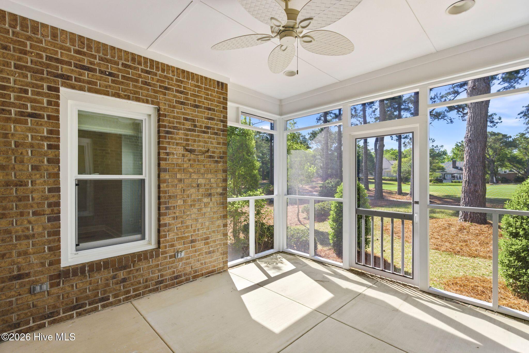 100567586 | Photo 35