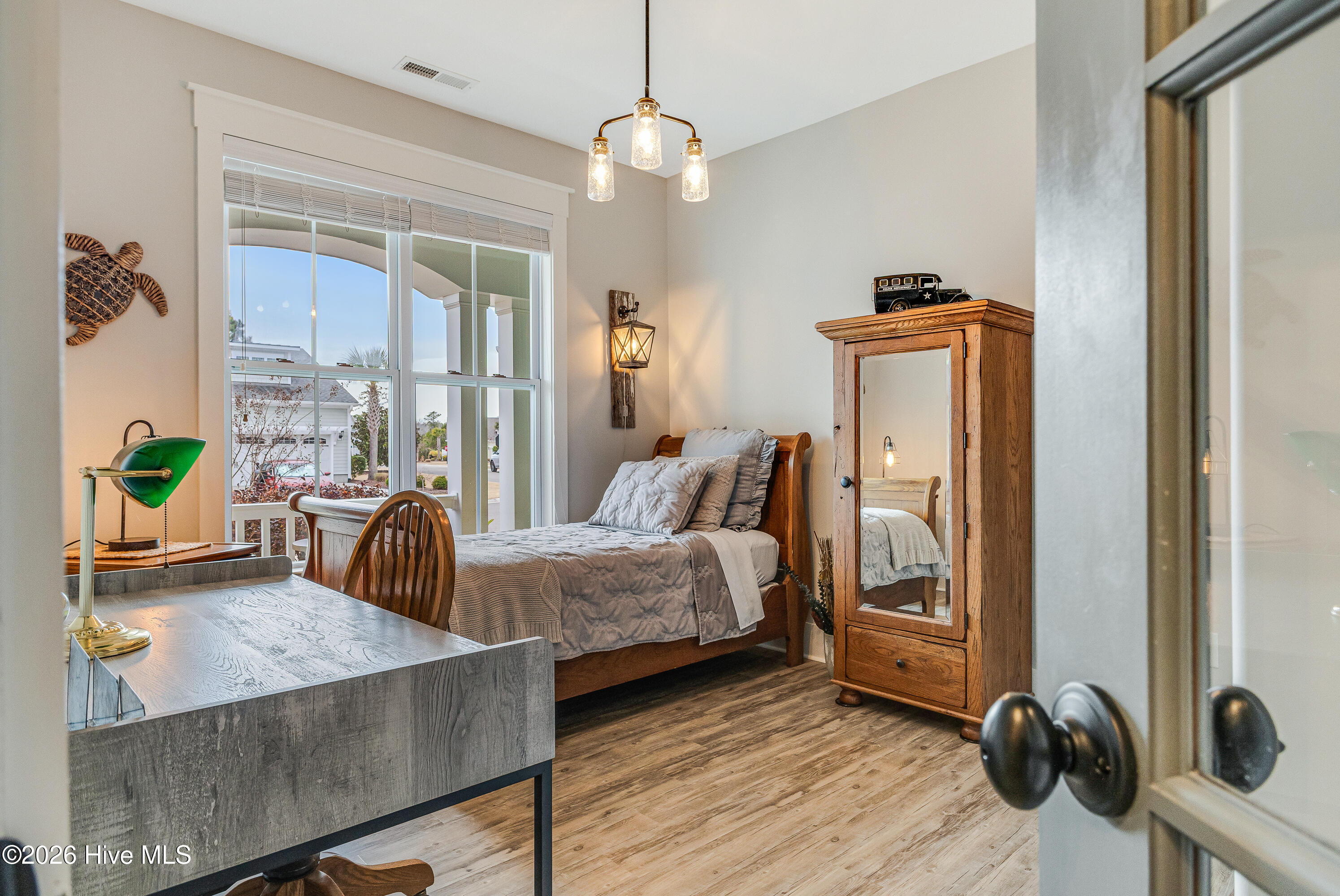 100551306 | Photo 37