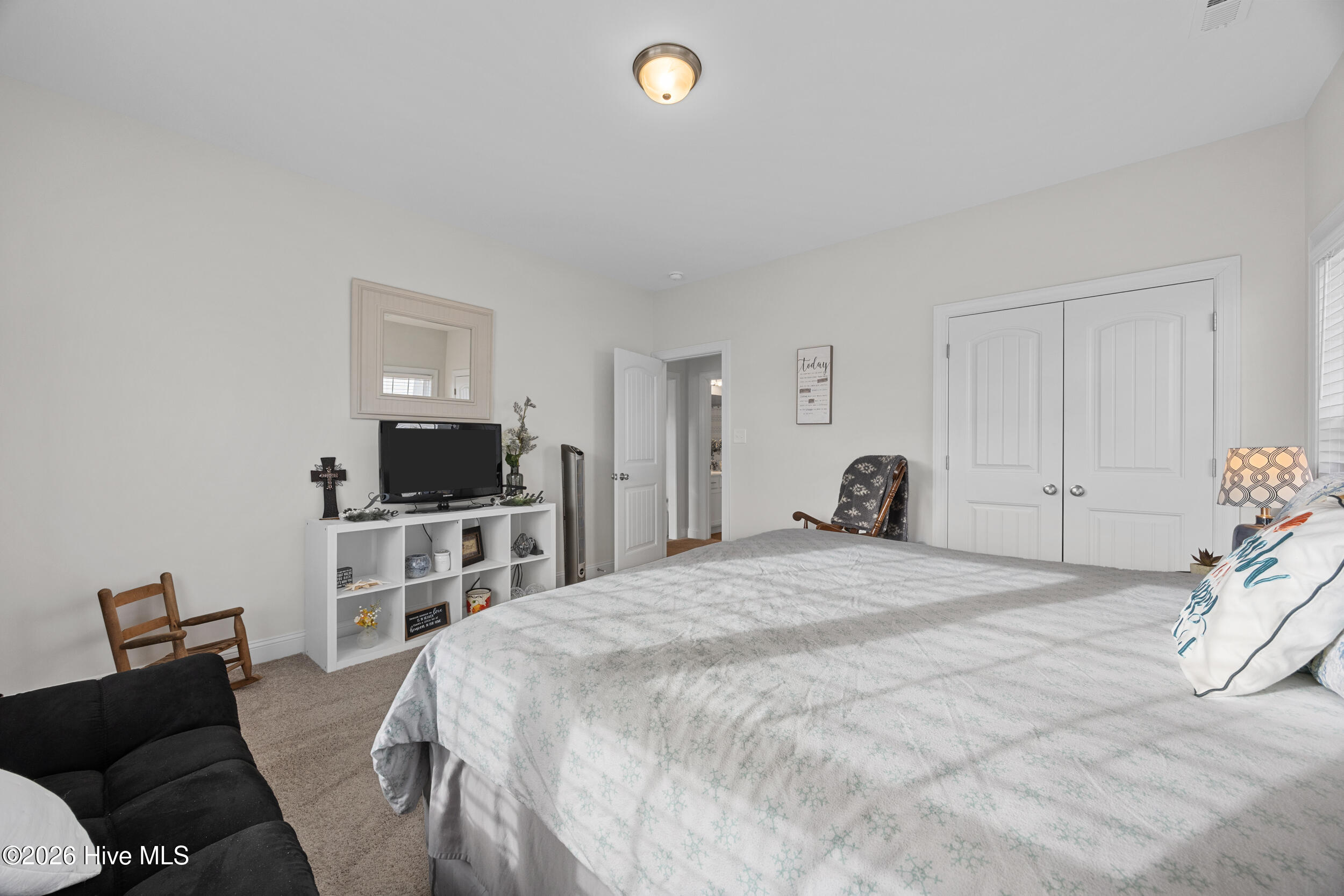 100547836 | Photo 30